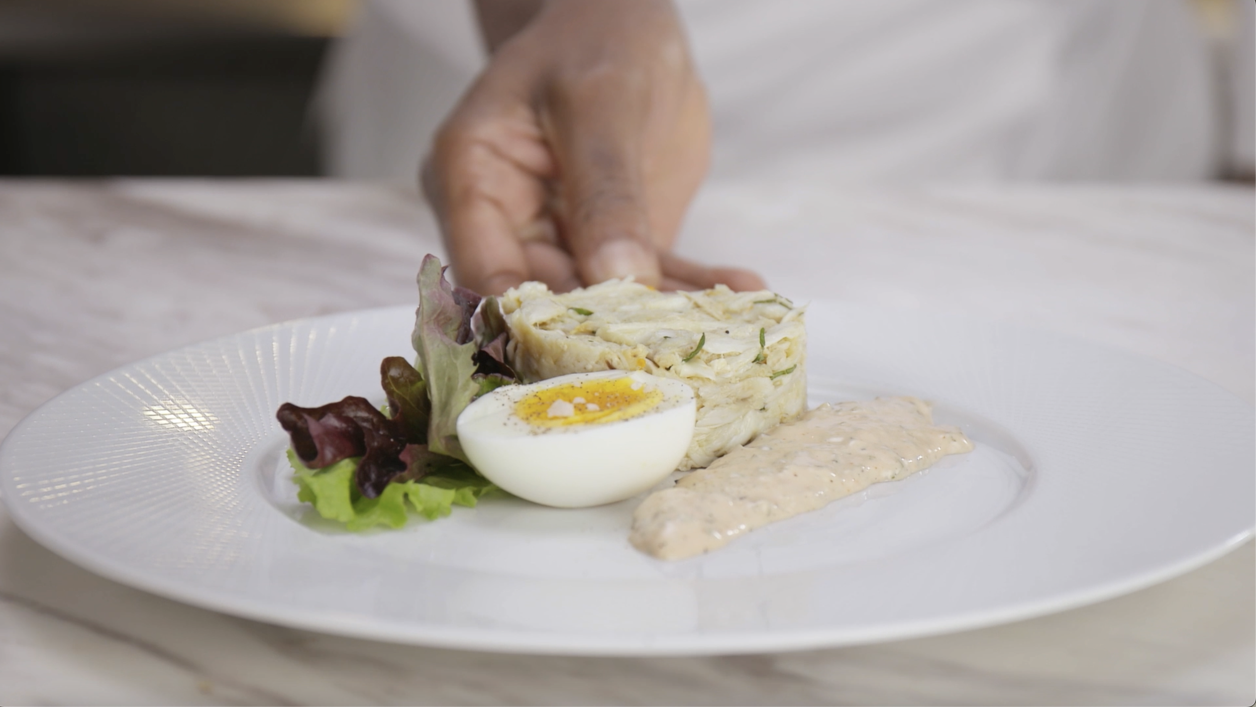 INTERSECT BY LEXUS - CRAB LOUIE