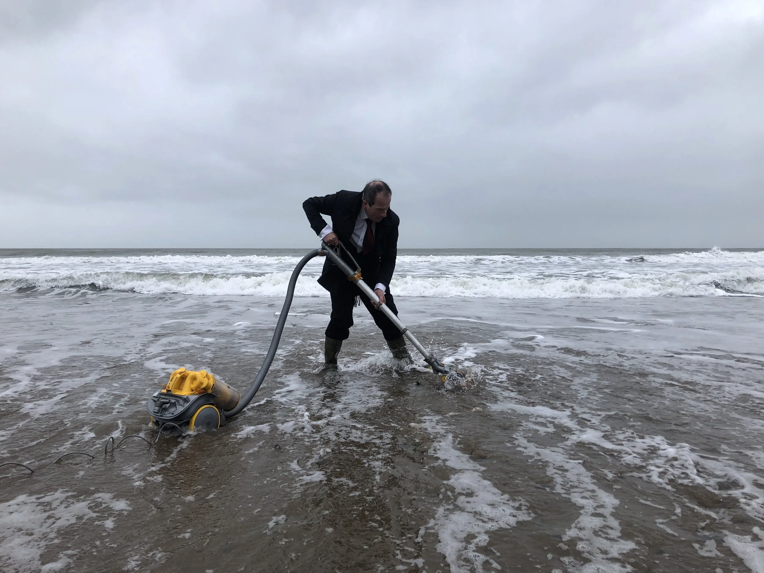 Hoovering the Beach Tresaith 2020 CG Pic Gwydion Kavanagh.jpg