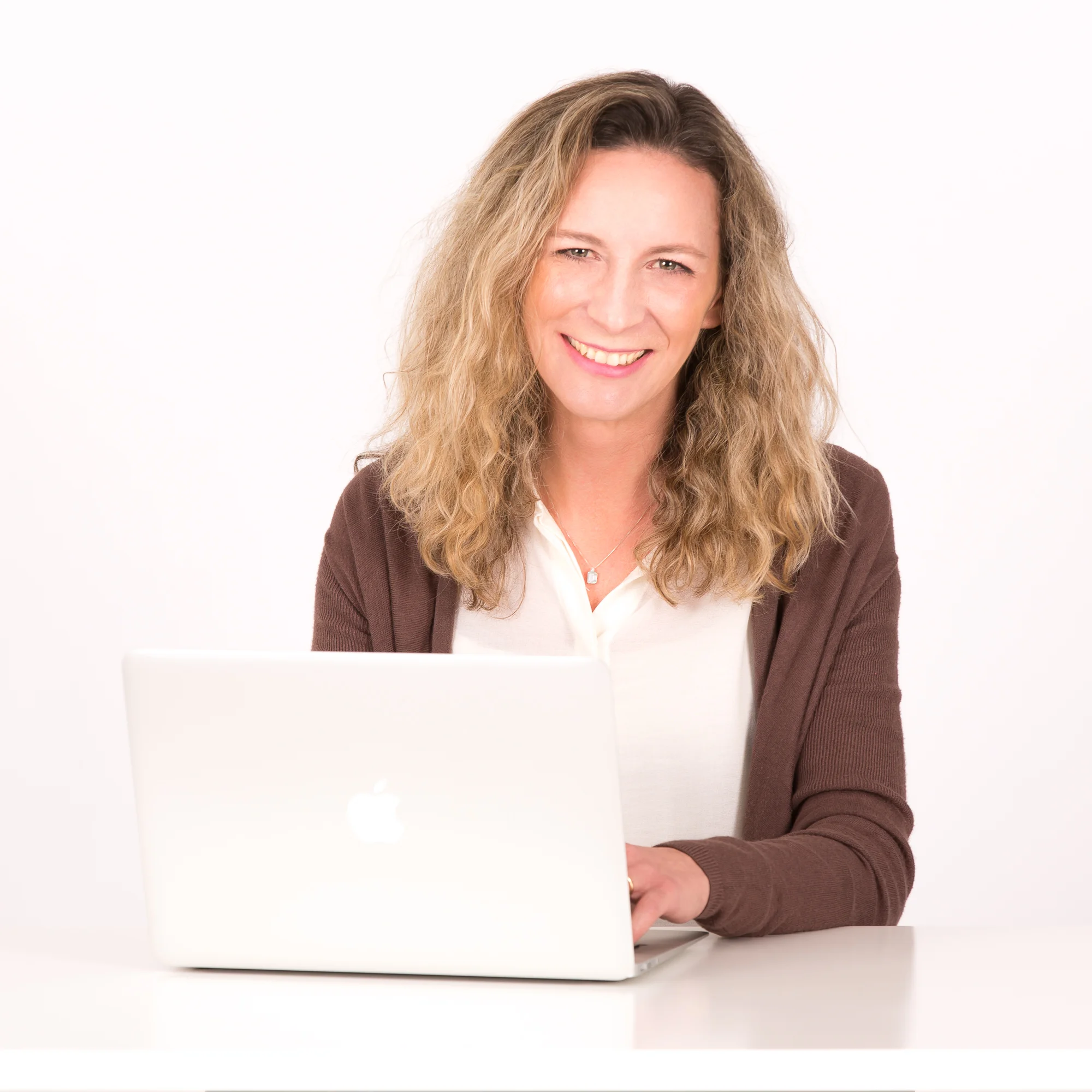 Gretel Gambarelli: “Profit for Good: Improve your Business Model”