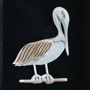 pelican-pin--MjkyLTY2MzAuNDU4ODk2.jpg