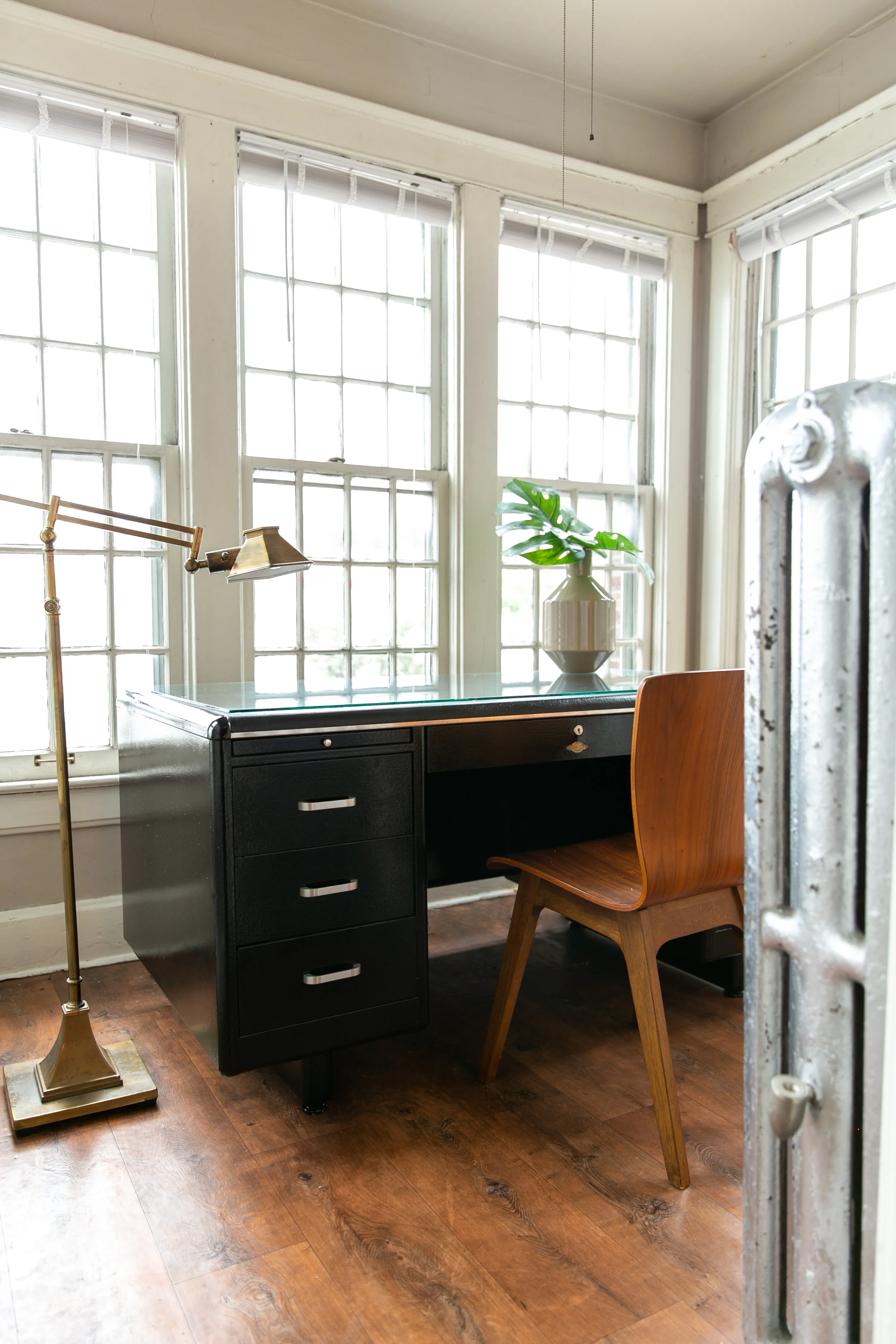 Robbie Ashurst Apartment by Tessa Cooper-1.jpg