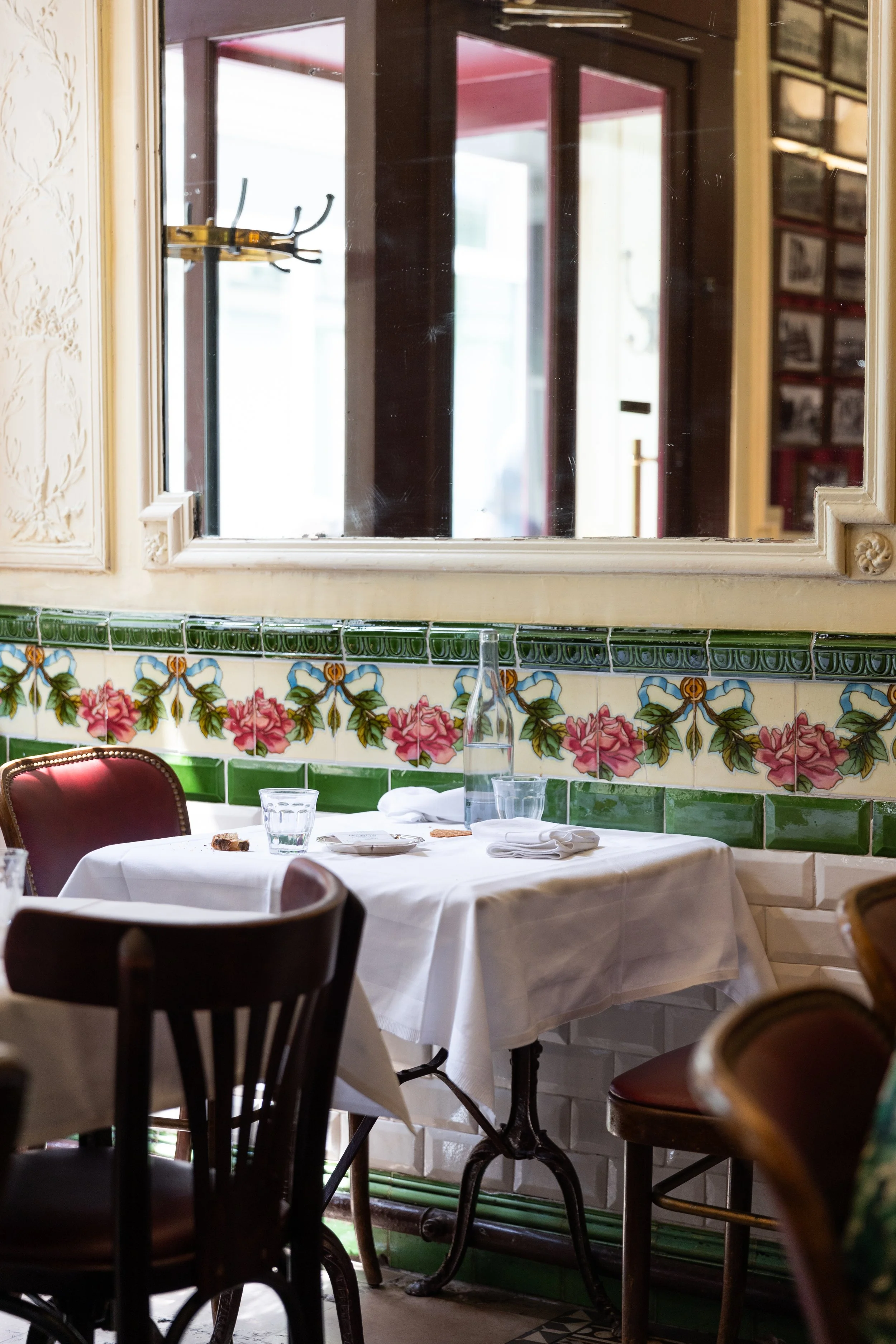 Le Cafe-1.jpg