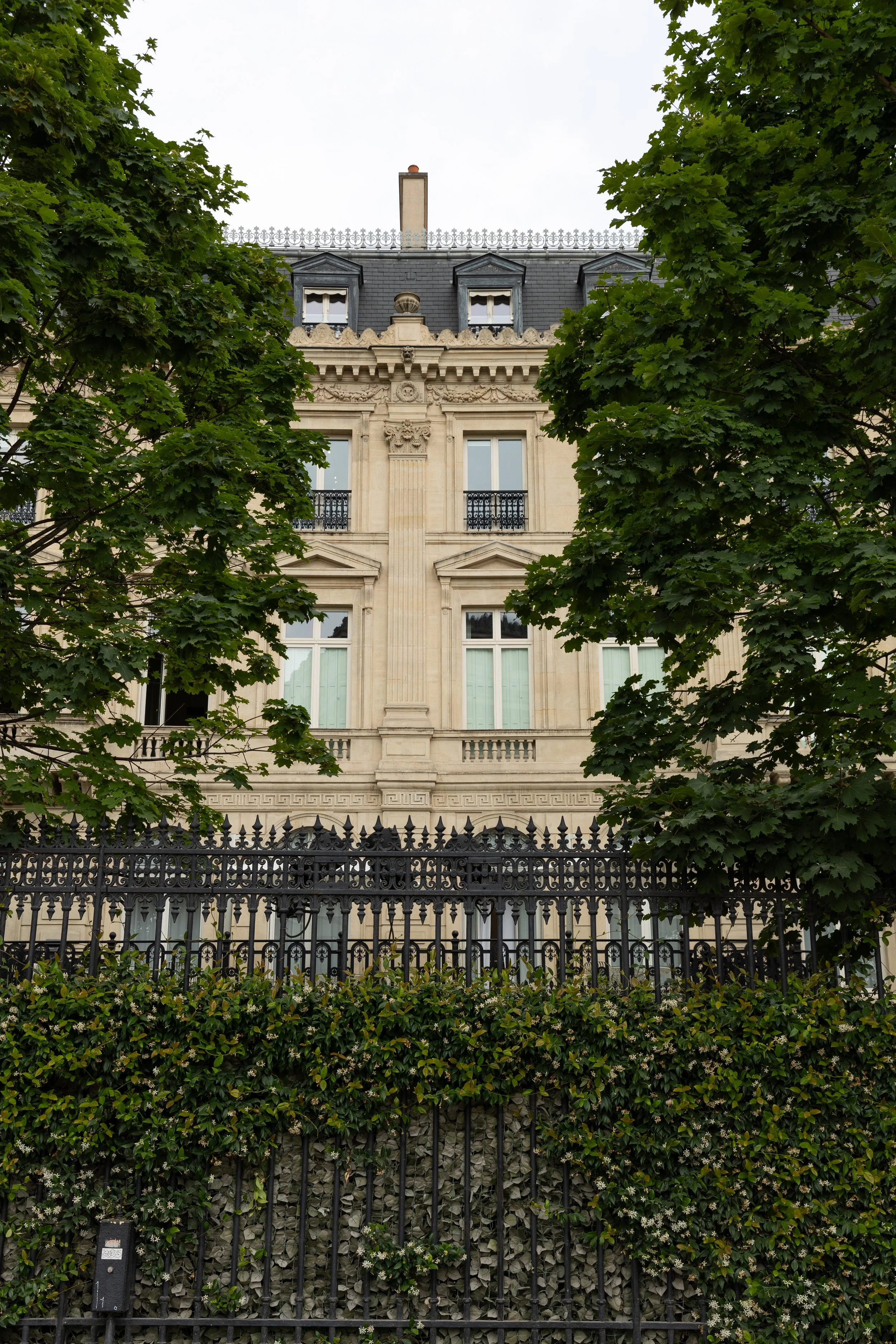 Paris Building-1.jpg