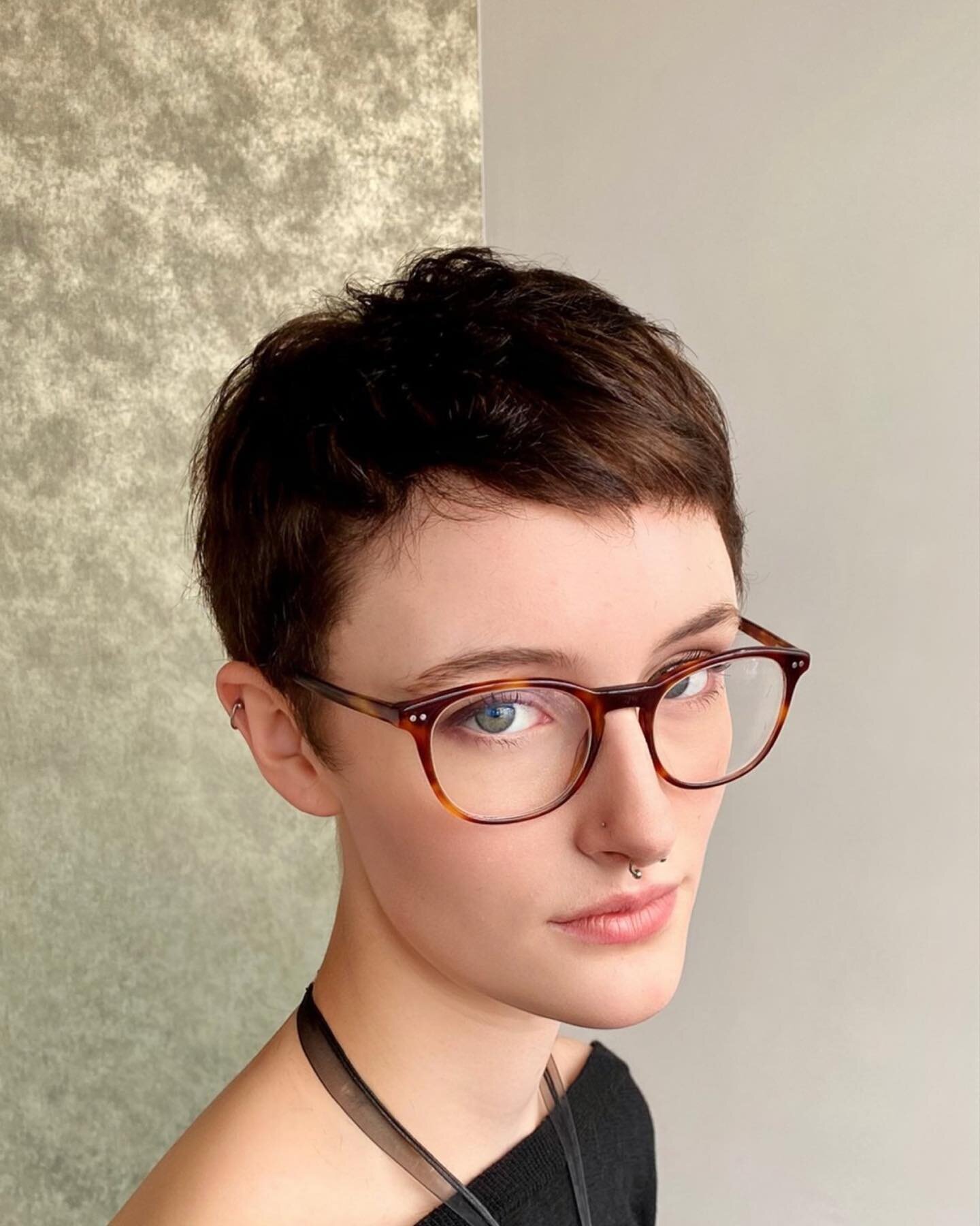 Our beautiful client Rosa owning the pixie cut !!!👌🏼💇🏼&zwj;♀️❤️
Done by our fabulous @danelleradel 

@lorealpro 
@ghdhair 
@redken 

#shorthair #pixie #pixiecut #hairgoals #haircut #hairtransformation #hairoftheday #hairofinstagram #instahair #ha