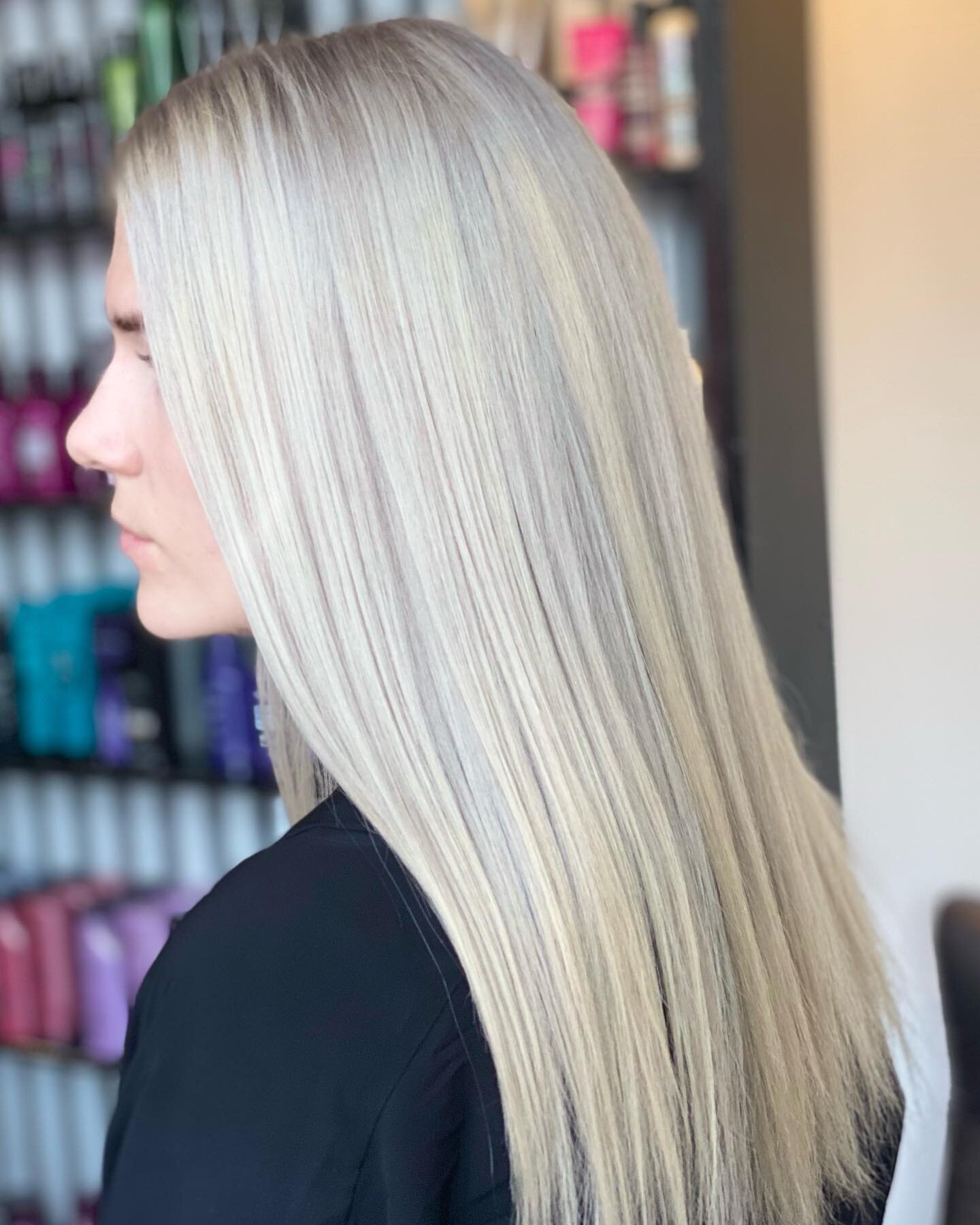 Blonde hair is not just a colour&hellip;. it&rsquo;s a lifestyle !!! Done by our fabulous @taylor.stephens27 💇🏼&zwj;♀️🤍🙋🏼&zwj;♀️

Swipe right ➡️ for before 

@lorealpro 
@ghdhair 
@redken 

#blonde #ice #icyblonde #longhair #newhair #hairgoals #