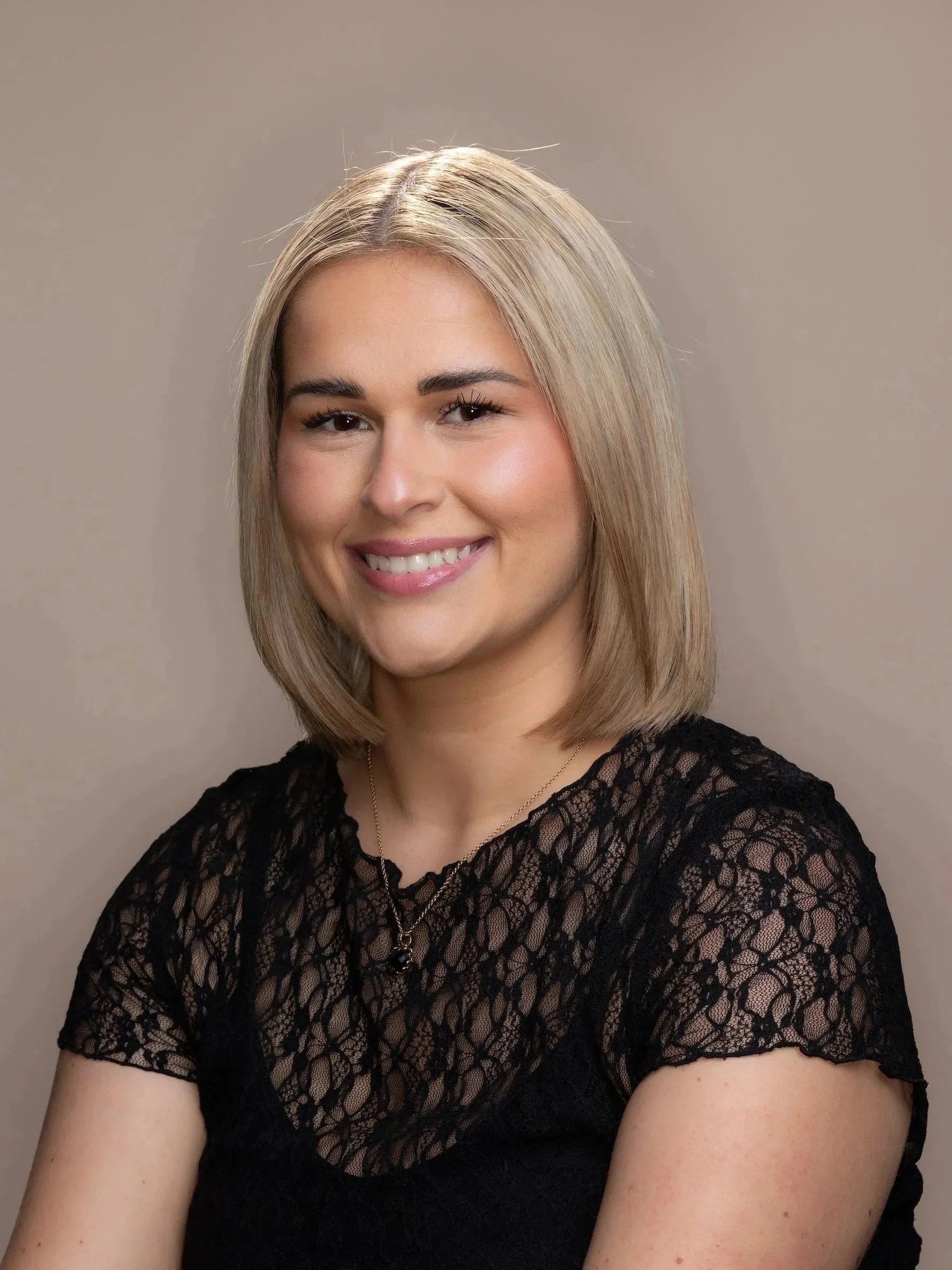 ELLA-ROSE RYAN |  INTERMEDIATE STYLIST