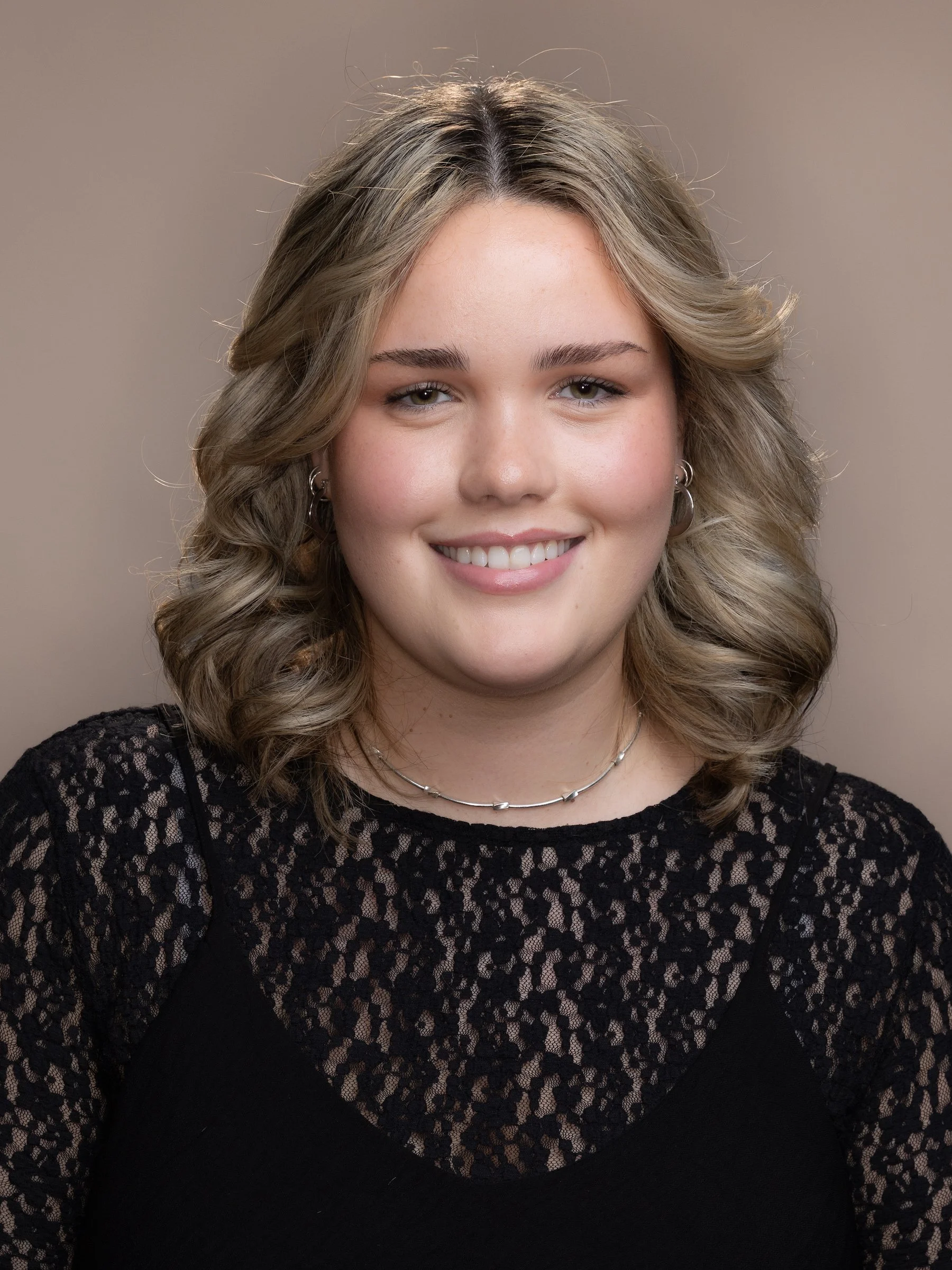 OLIVIA CAULFIELD | SALON ASSISTANT