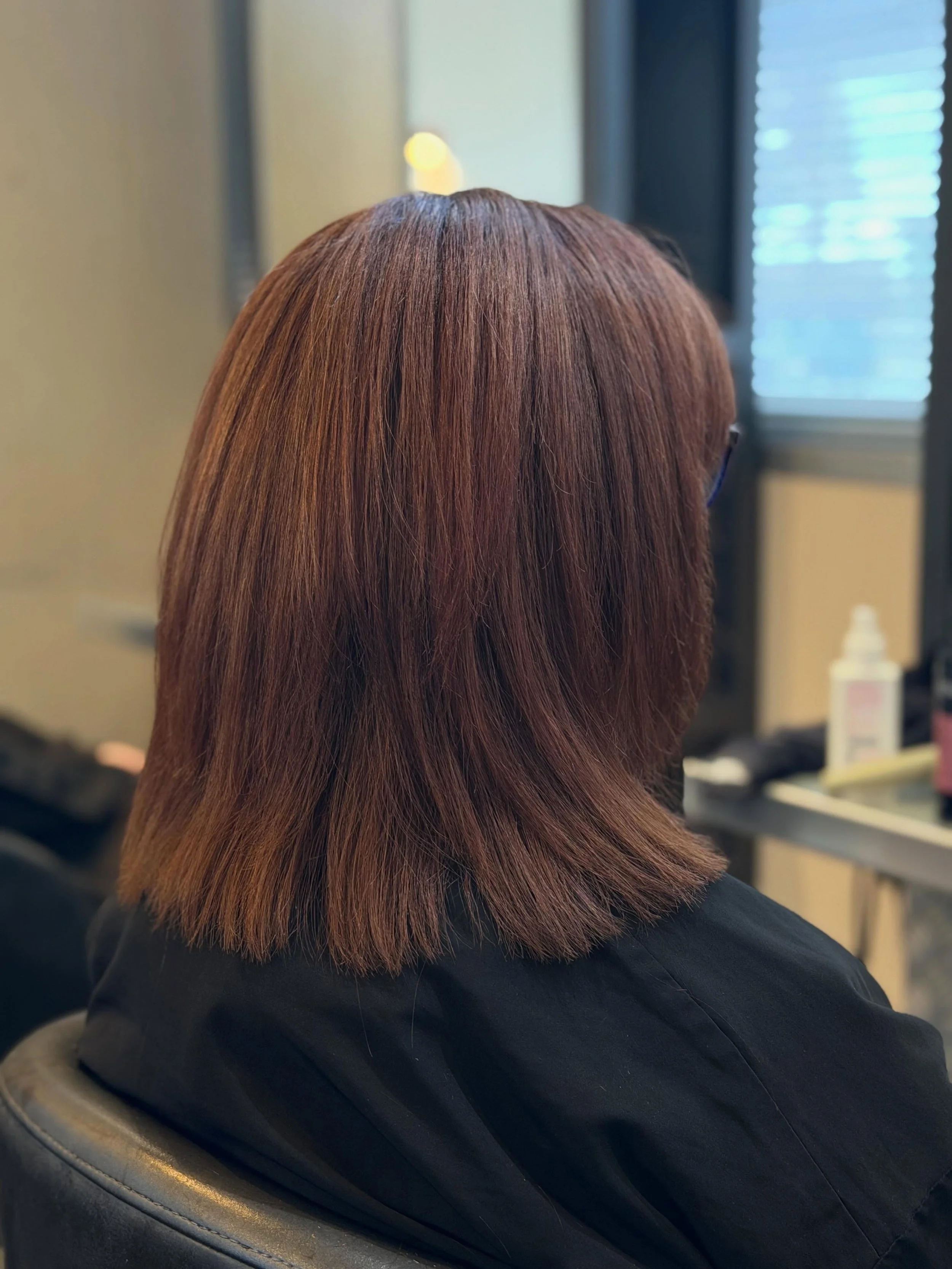 Fresh colour, fresh cut, fresh feel 🤎✨ 
By @angelawilliams5735 

#hairsalon #transformation #hair #style #klone