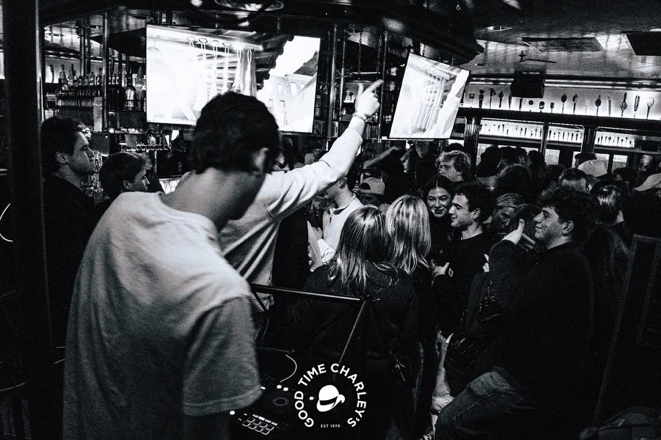 hang em in the Louvre @buttonspam 🤍