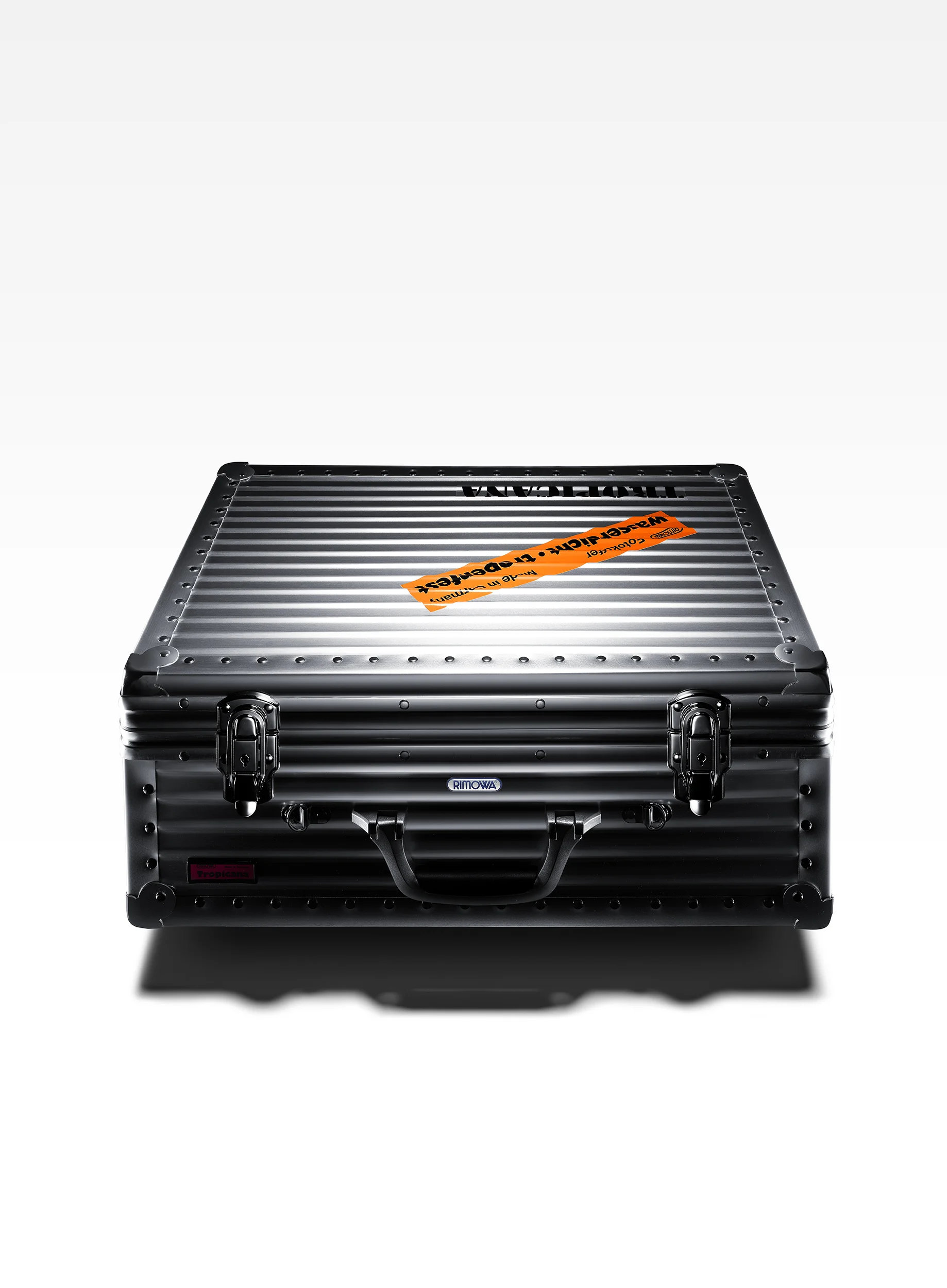 RIMOWA_SHOT2.jpg