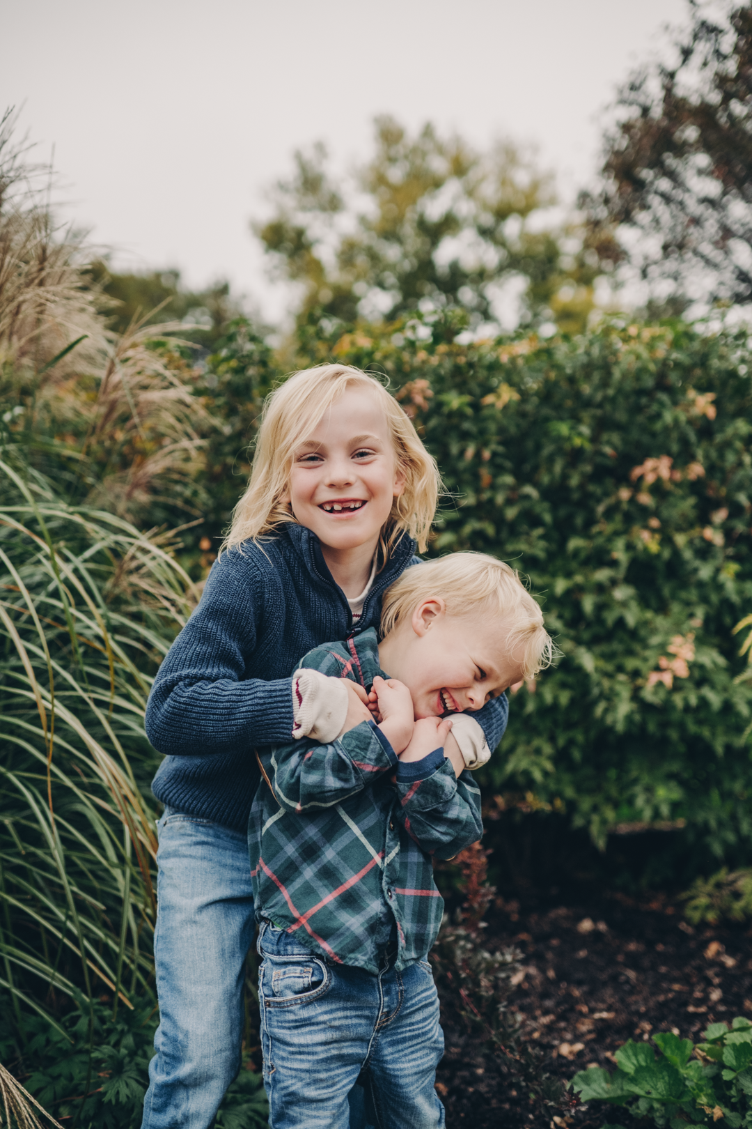 Family Photos  |  Lyndale Peace Gardens  |  Power Photography Sessions