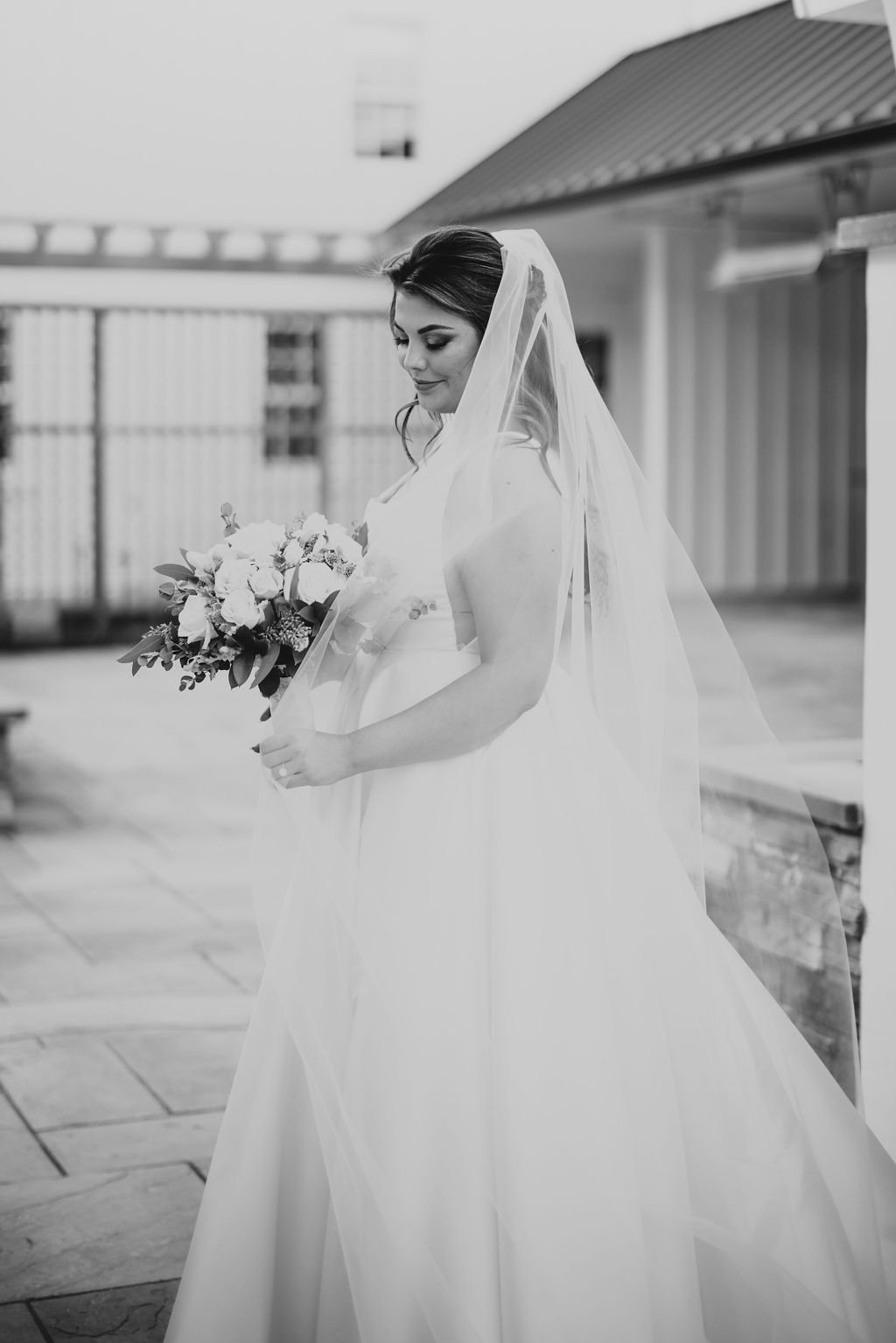 https://images.squarespace-cdn.com/content/v1/5a7fb383f43b55caa476a599/22b40200-0f2c-4e78-8e5b-af1470fc9bc2/KM_Wedding-534.jpg