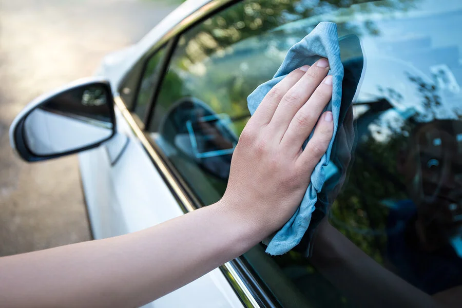microfibre-Male-Hand-Cleaning-Car-Window.jpg