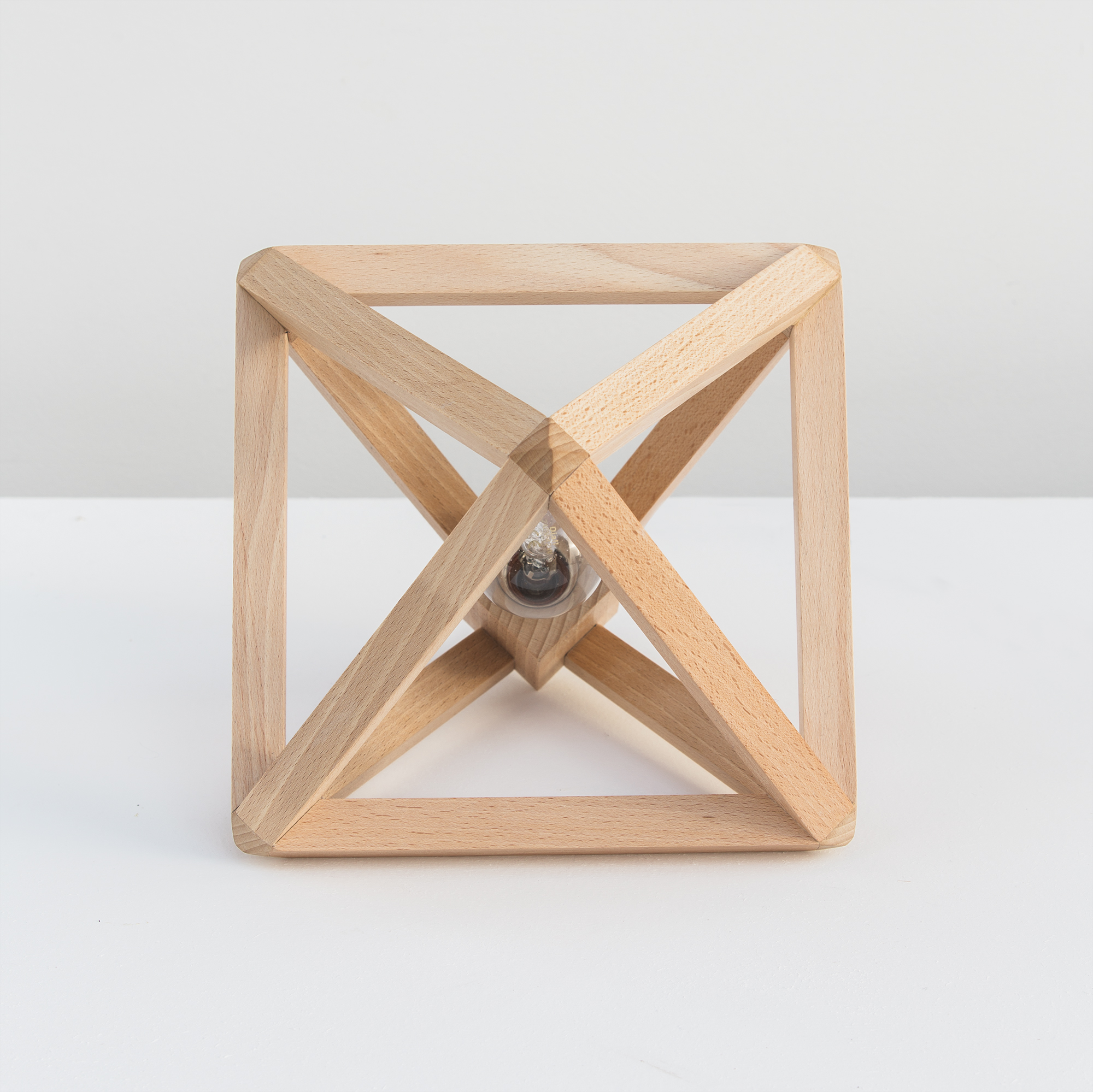 Sugo_Lab_The_Edios_Lamp_Handcrafted_Geometric_Wooden_Lamp.jpg