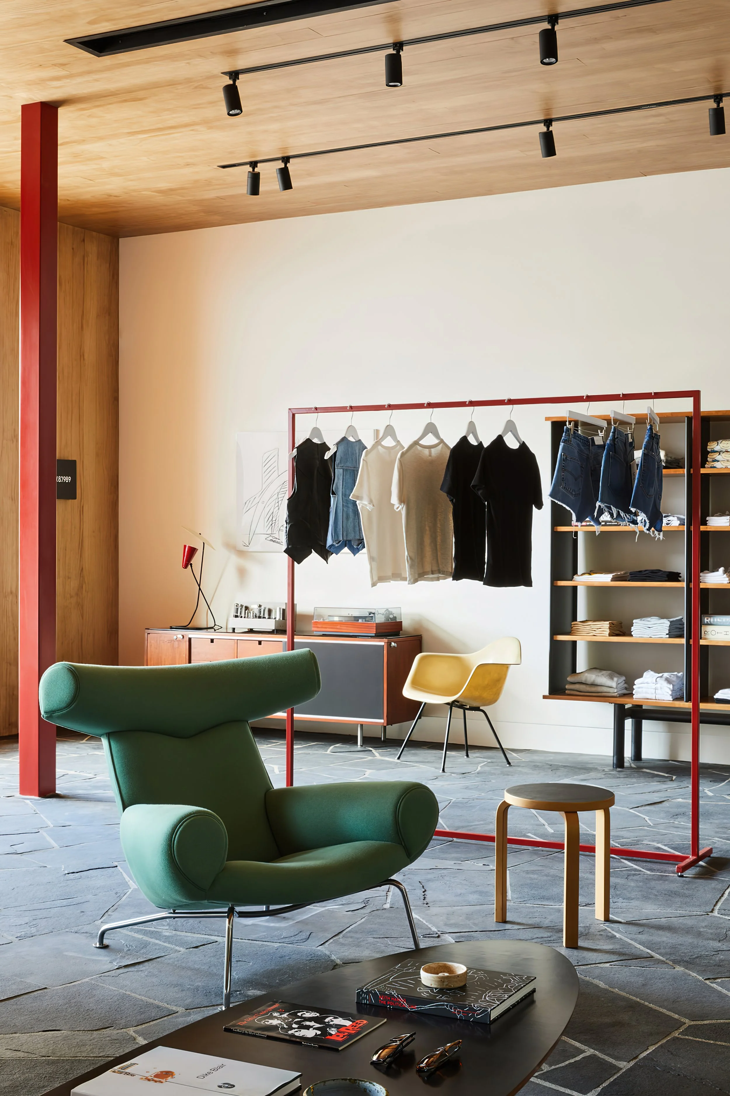 redone-melrose-avenue-west-hollywood_2021_04_1-standard-scale-4_00x-gigapixel - FINAL.jpg