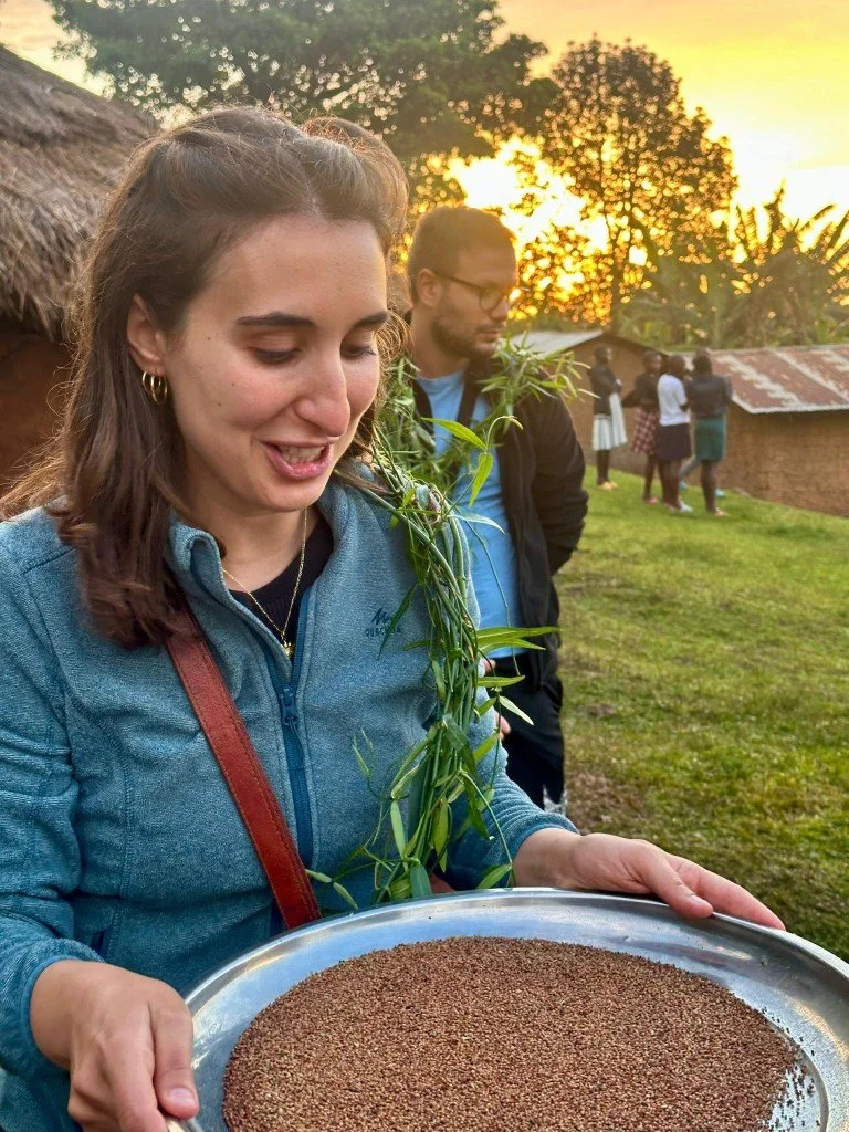 Grinding millet cooking experience