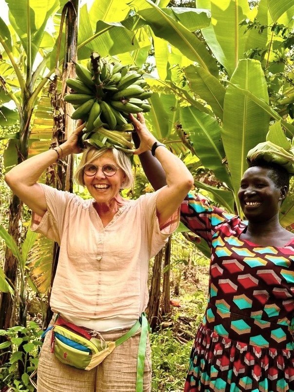 Woman carrying Matoke in Kapchorwa