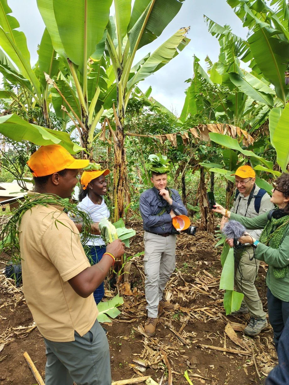 bananen-bomen-uitwisseling-met-onze-gidsen-kapchorwa.jpg