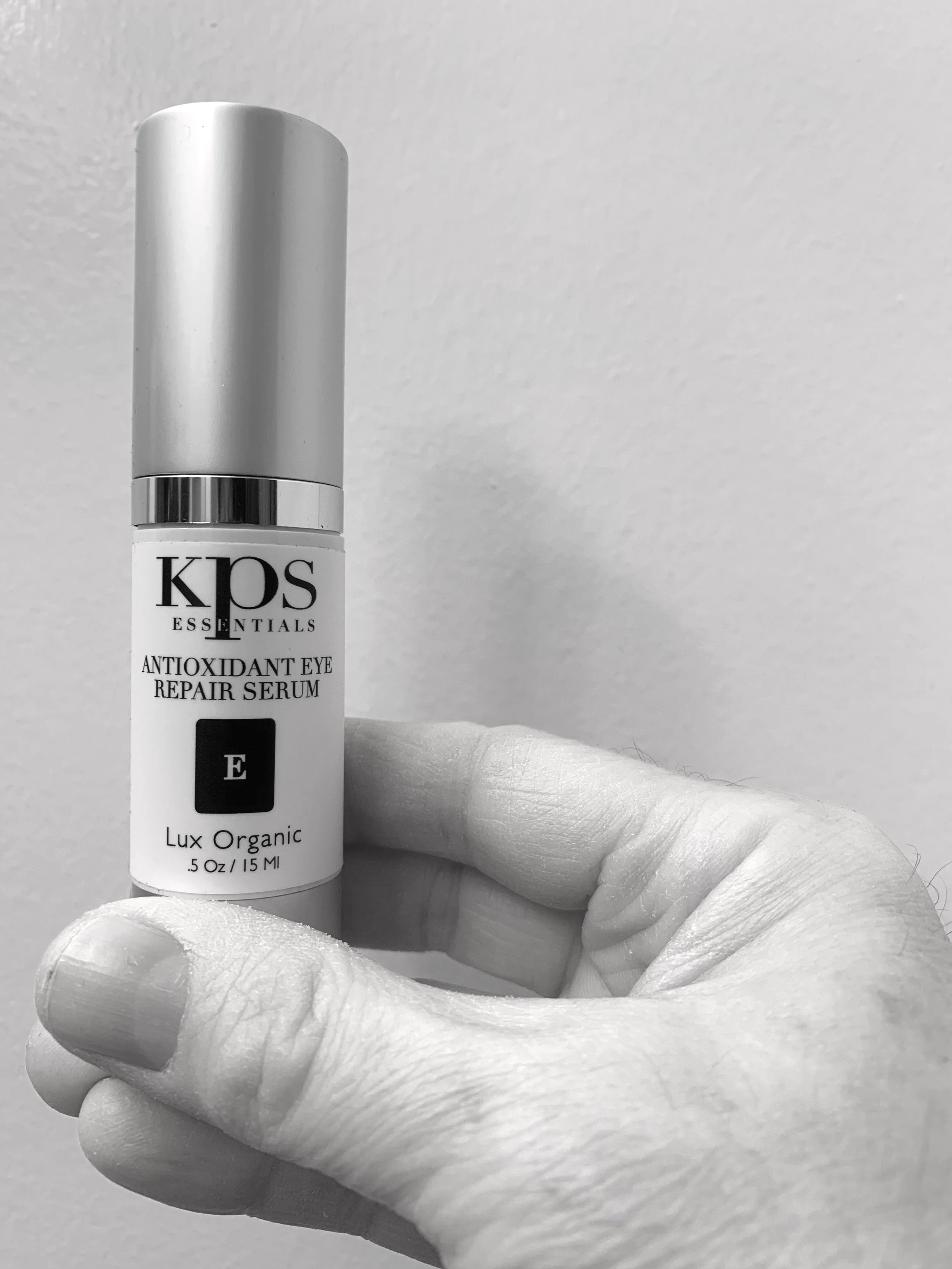 The antioxidant-powered KPS eye serum.