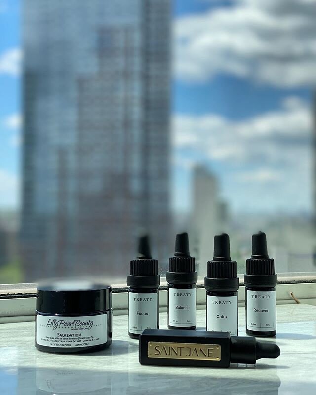 **SKINCARMA EXCLUSIVE GIVEAWAY!** _______________________________________________________
Enter to win your very own OHM Beauty Box &mdash; a superb collection of four oral CBD tinctures, a luxurious facial oil with CBD and a dope CBD body salve for 