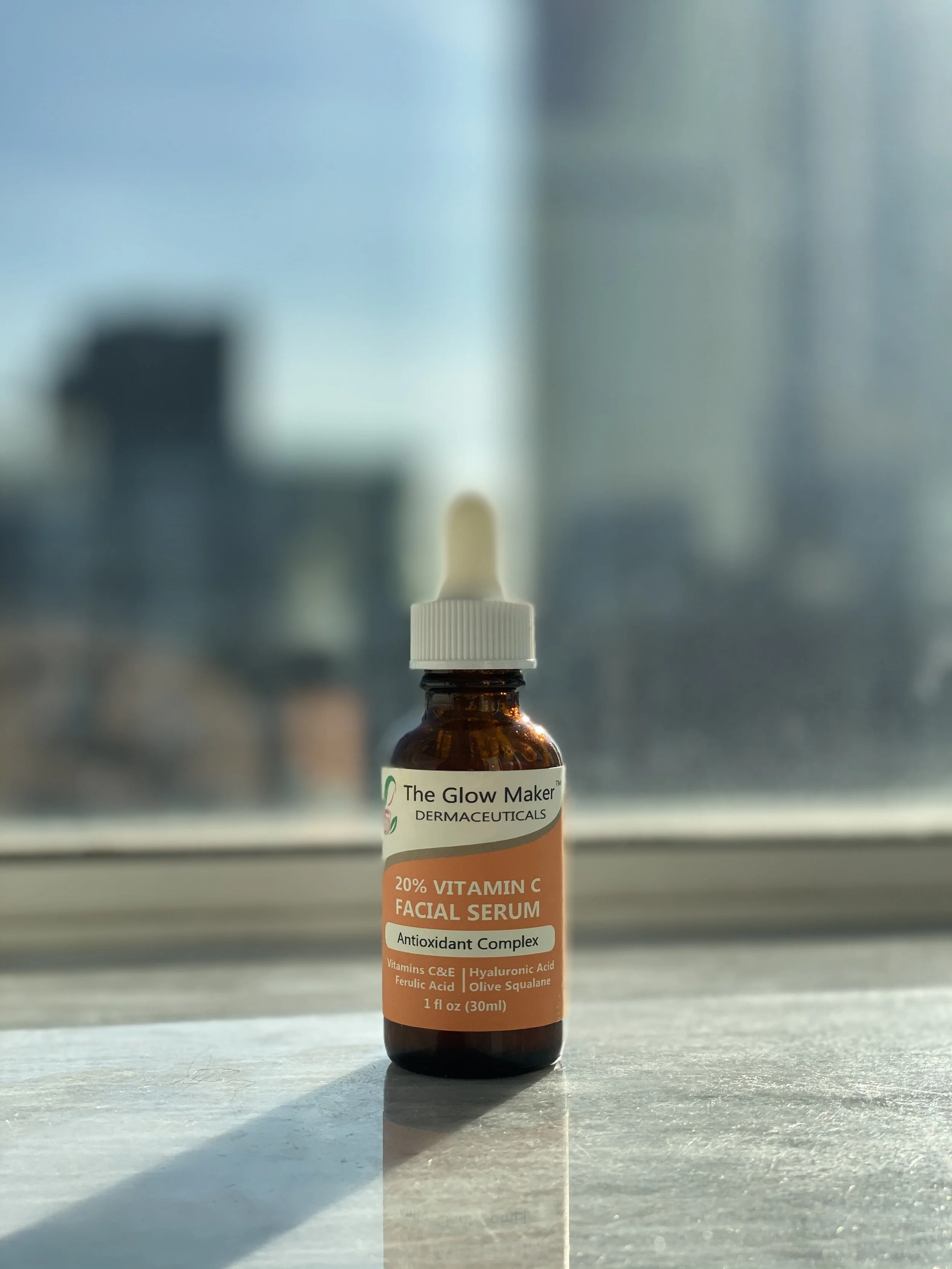 PRODUCT REVIEW: THE GLOW MAKER 20% VITAMIN C FACIAL SERUM – ONE OF THE BEST BRIGHTENING SERUMS 