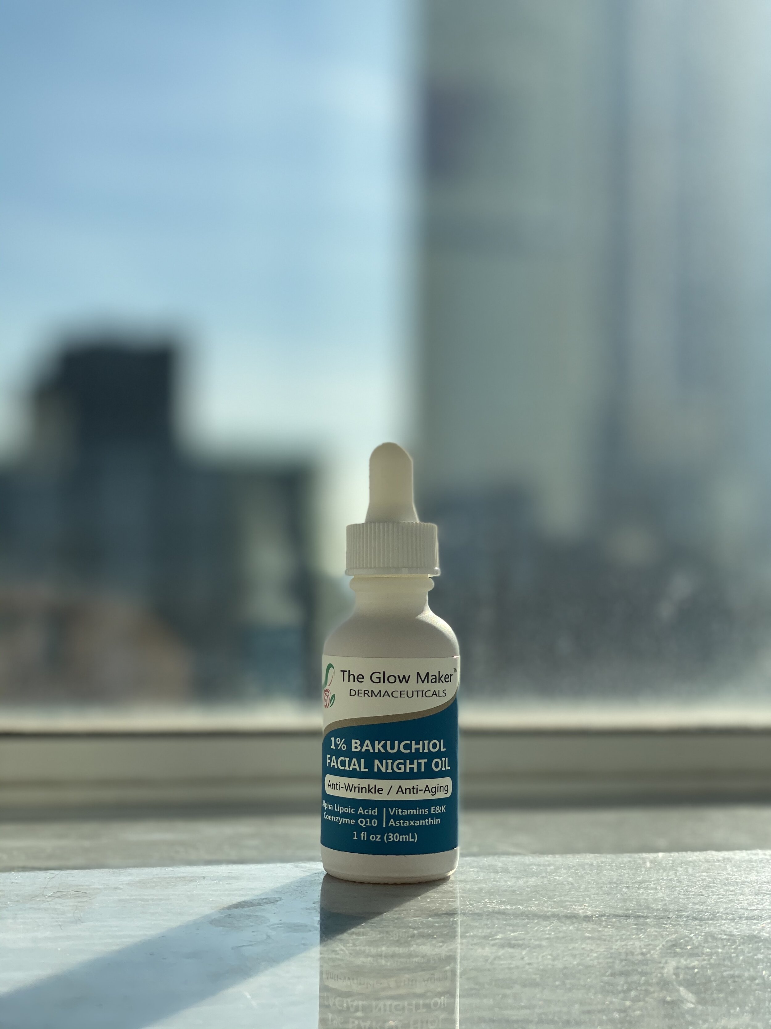 PRODUCT REVIEW: THE GLOW MAKER THE GLOW MAKER | 1% BAKUCHIOL FACIAL NIGHT OIL – RETINOL ALTERNATIVE ONE OF THE BEST ANTI-AGING SERUMS