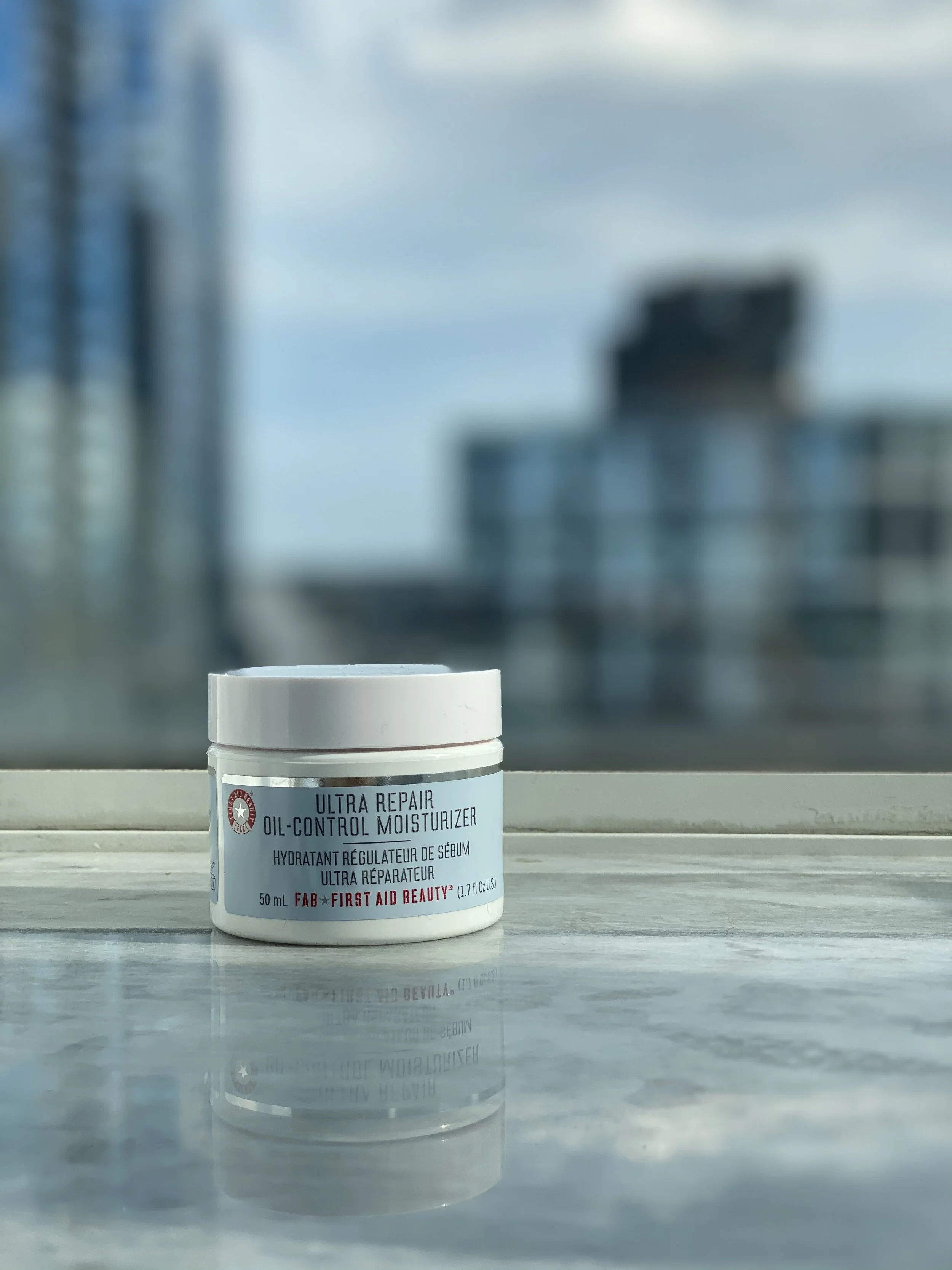 first aid beauty oil control moisturizer