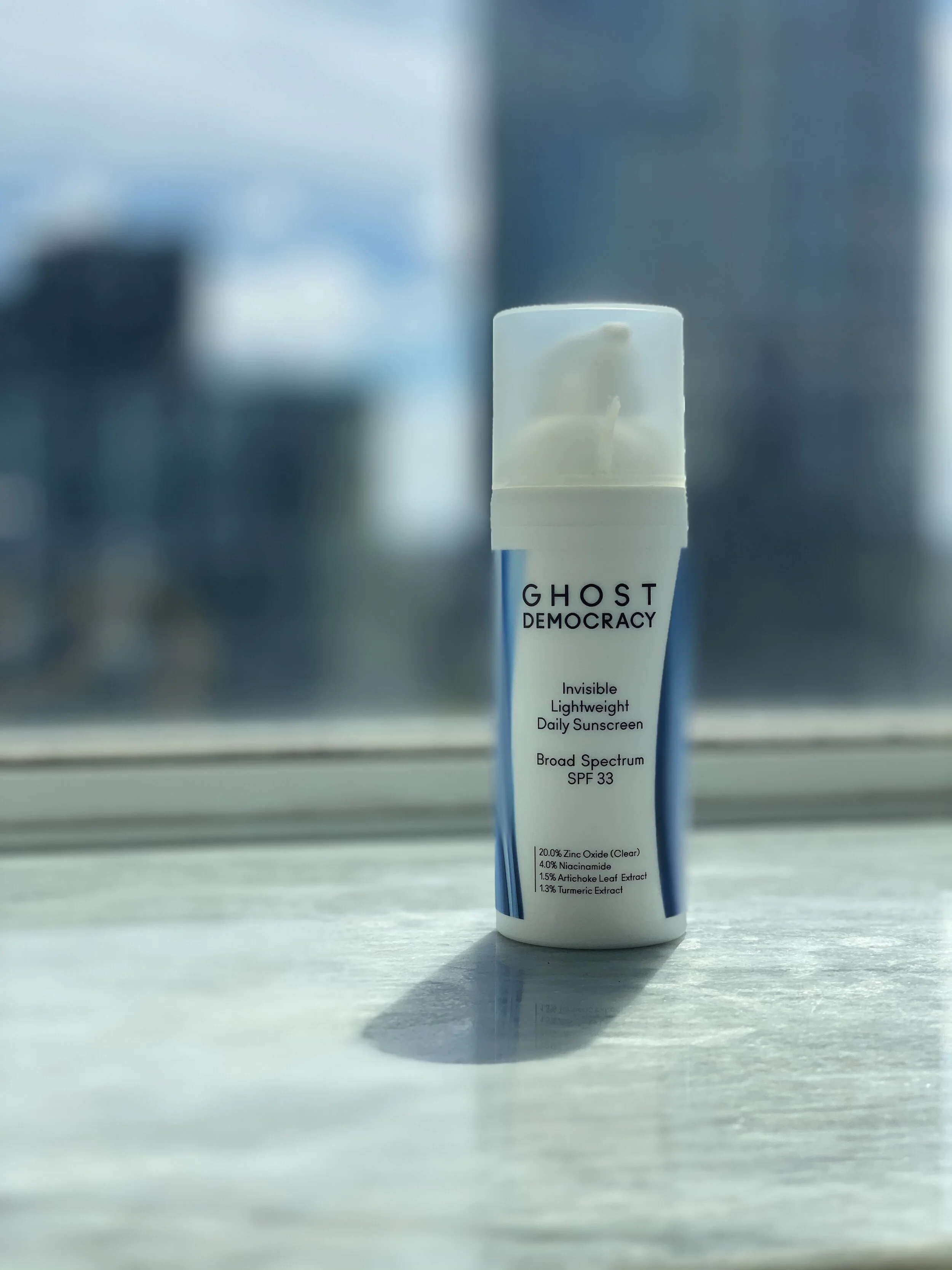 PRODUCT REVIEW: INVISIBLE LIGHTWEIGHT DAILY FACE SUNSCREEN SPF 33 - THE BEST CLEAN MINERAL SUNSCREEN FOR FACE