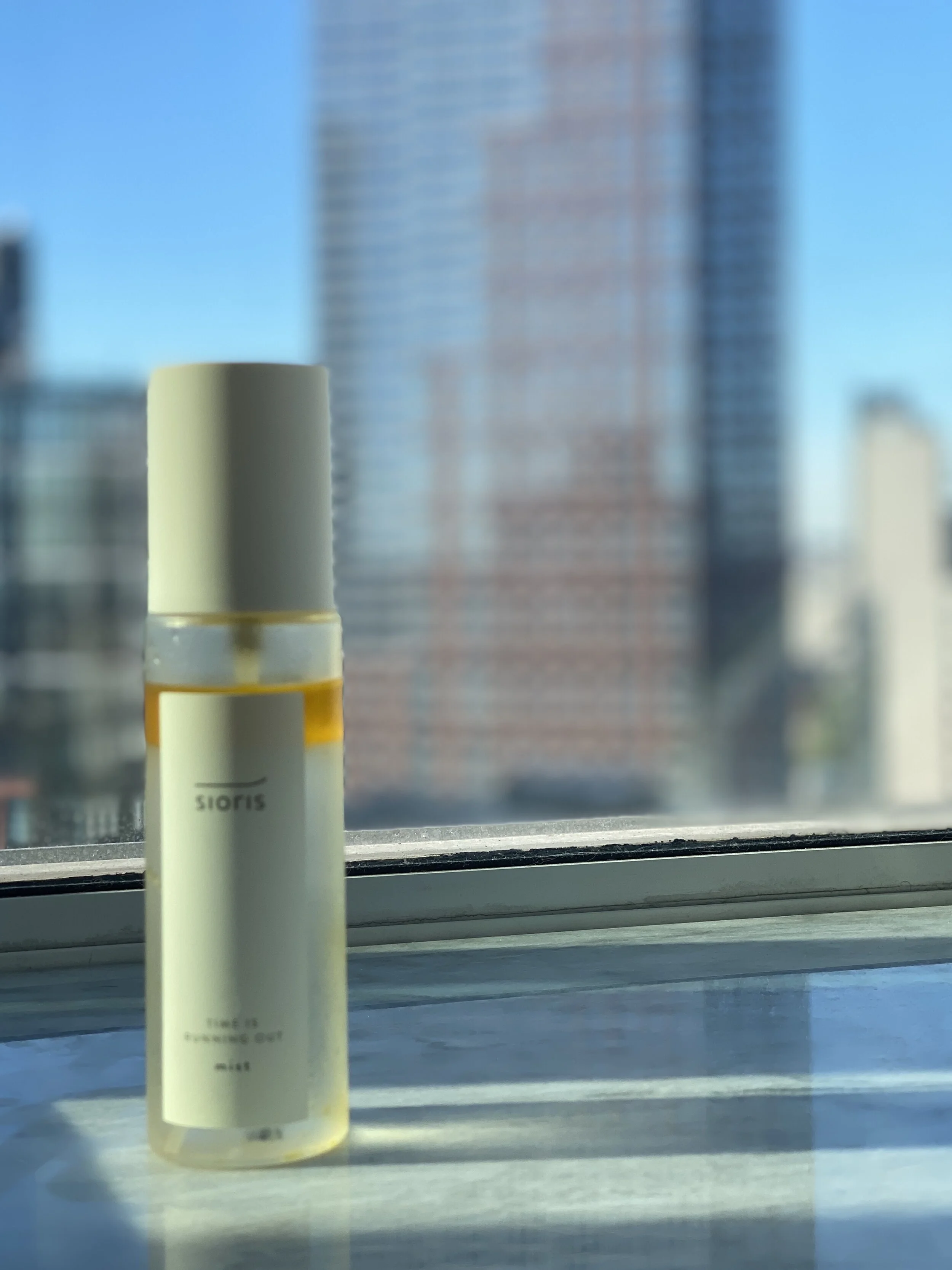 PRODUCT REVIEW: SIORIS TIME IS RUNNING OUT FACIAL OIL MIST - THE BEST NATURAL KOREAN SKINCARE