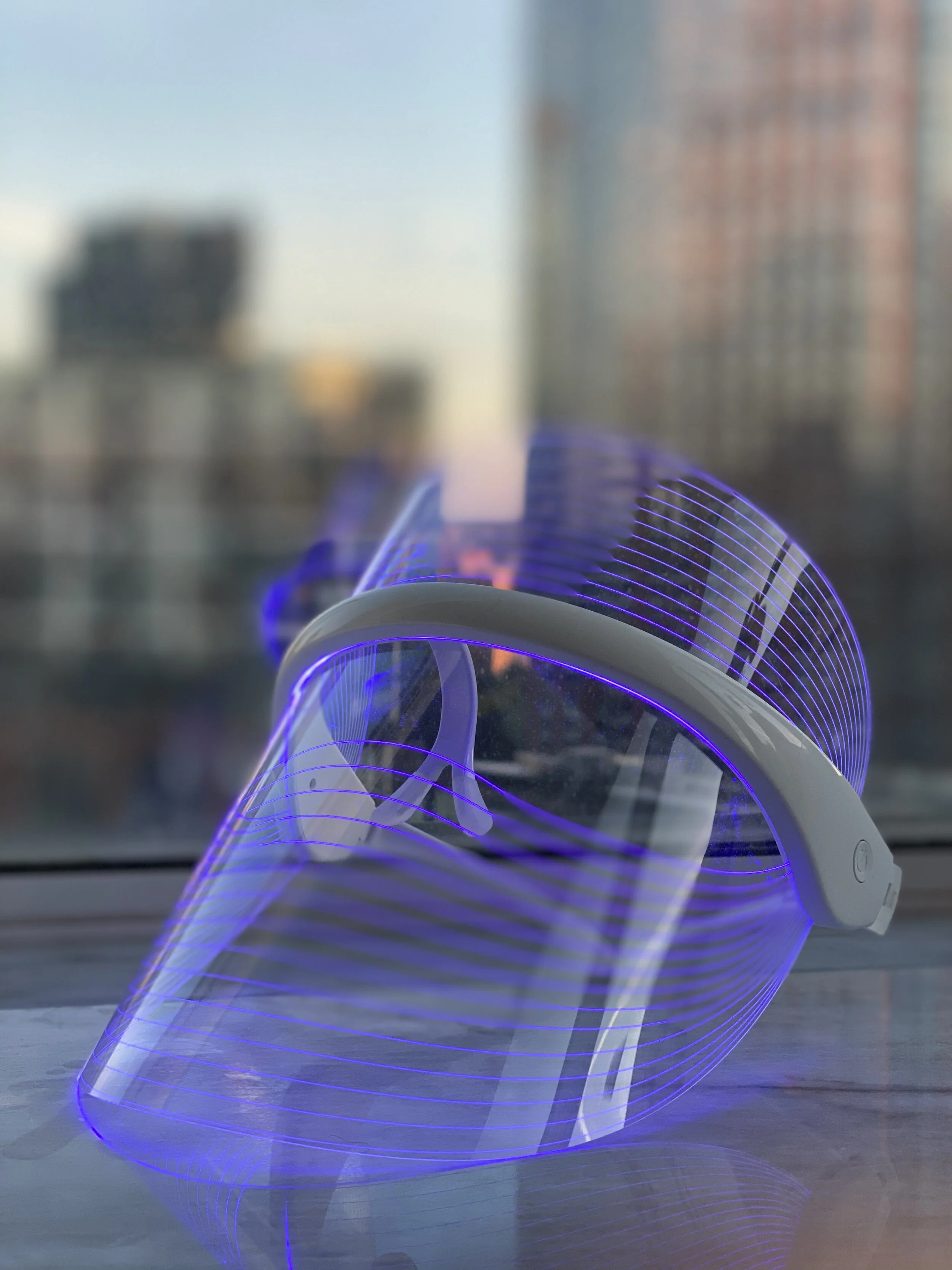 PRODUCT REVIEW: AVA KENSINGTON LIGHT THERAPY FACE MASK - BEST TREATMENT FOR SENSITIVE SKIN