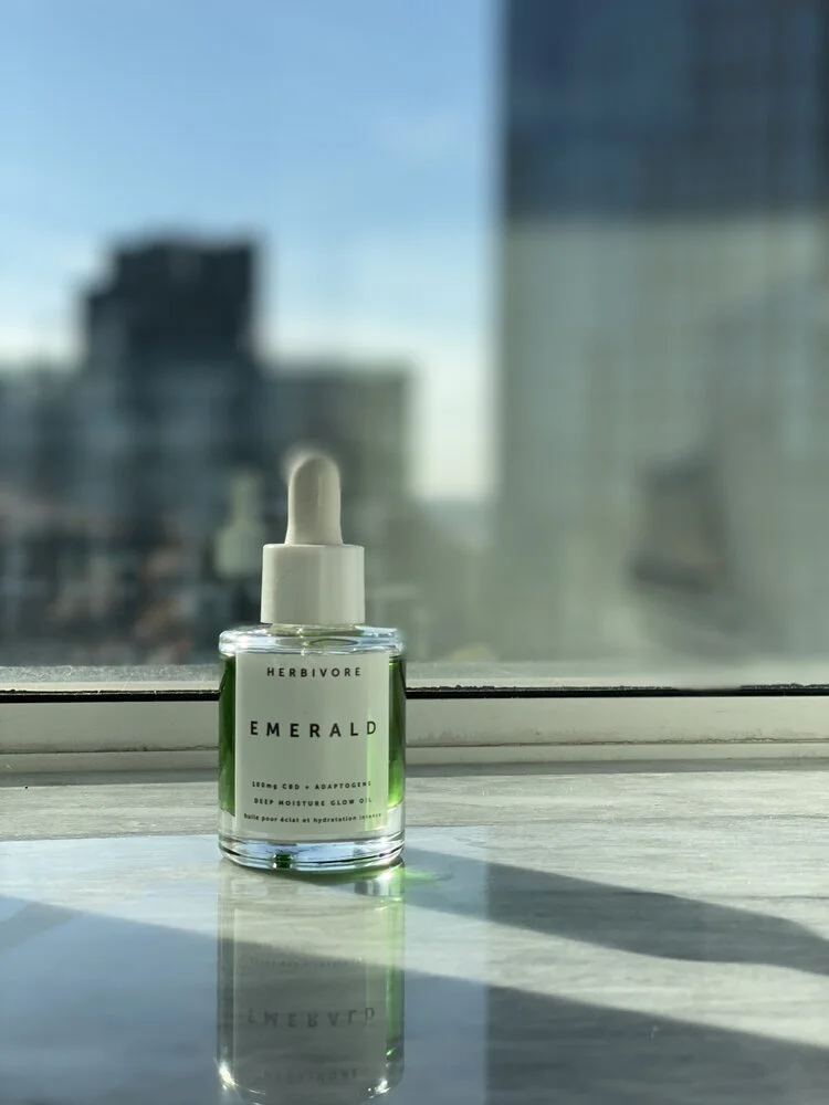 PRODUCT REVIEW: HERBIVORE EMERALD CBD + ADAPTOGENS DEEP MOISTURE GLOW OIL – BEST FACIAL OIL FOR DRY SKIN, BEST FACE OIL WITH CBD