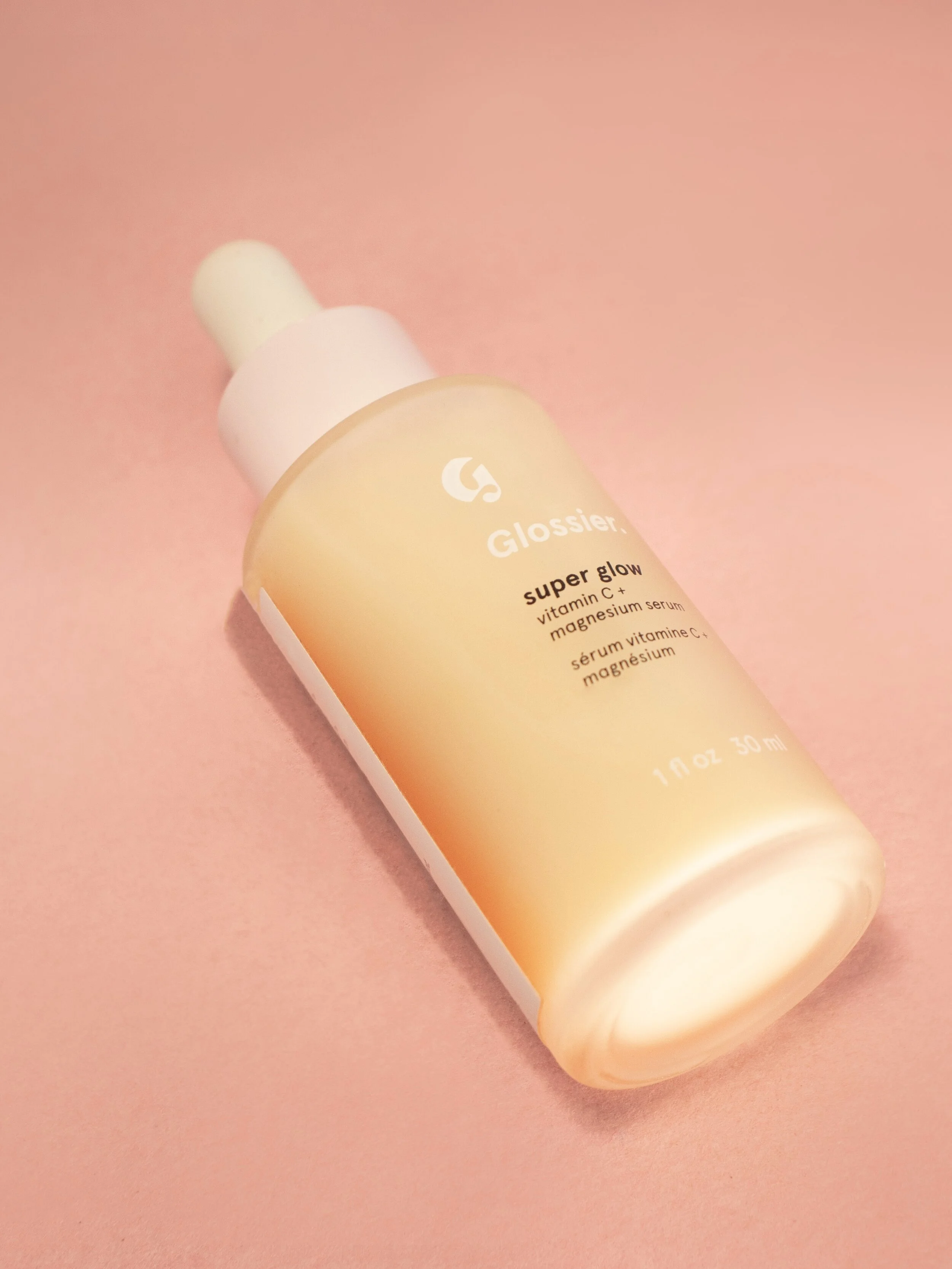 PRODUCT REVIEW: GLOSSIER SUPER GLOW VITAMIN C + MAGNESIUM SERUM - BEST VITAMIN C SERUM, BEST BRIGHTENING SERUM FOR OILY SKIN