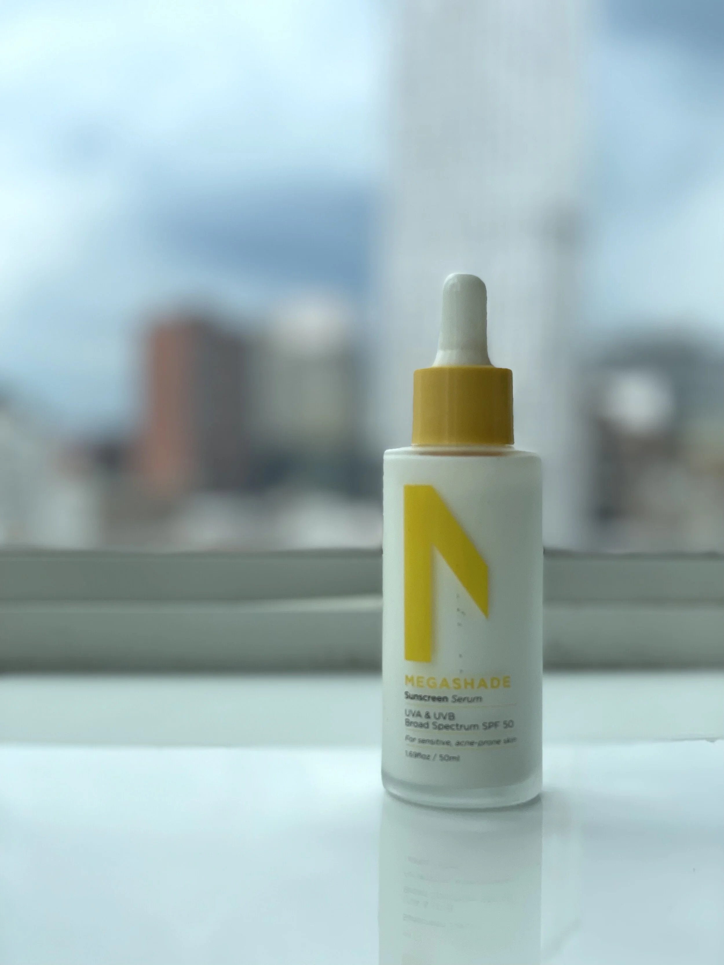 PRODUCT REVIEW: ZITSTICKA MEGASHADE BREAKOUT-PROOF SPF 50 SUNSCREEN SERUM - BEST SUNSCREEN FOR OILY SKIN, BEST SUNSCREEN FOR ACNE-PRONE SKIN