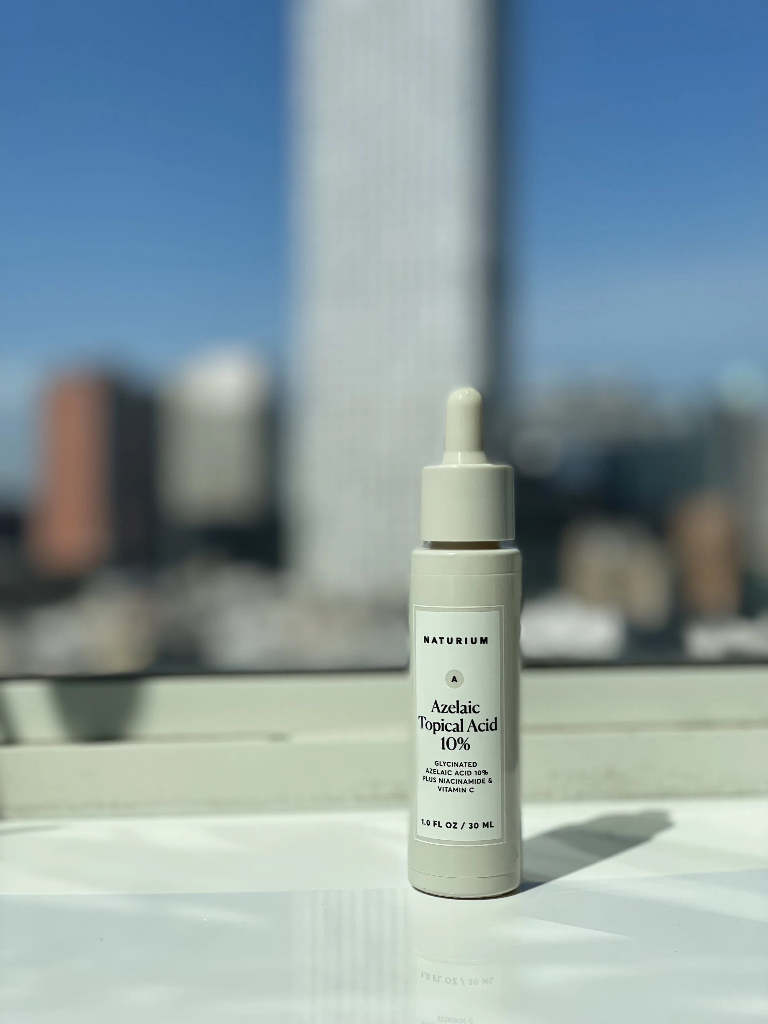 PRODUCT REVIEW: NATURIUM AZELAIC TOPICAL ACID 10% - BEST AZELAIC ACID SERUM, WHAT IS AZELAIC ACID AND WHAT IS AZELAIC ACID GOOD FOR?