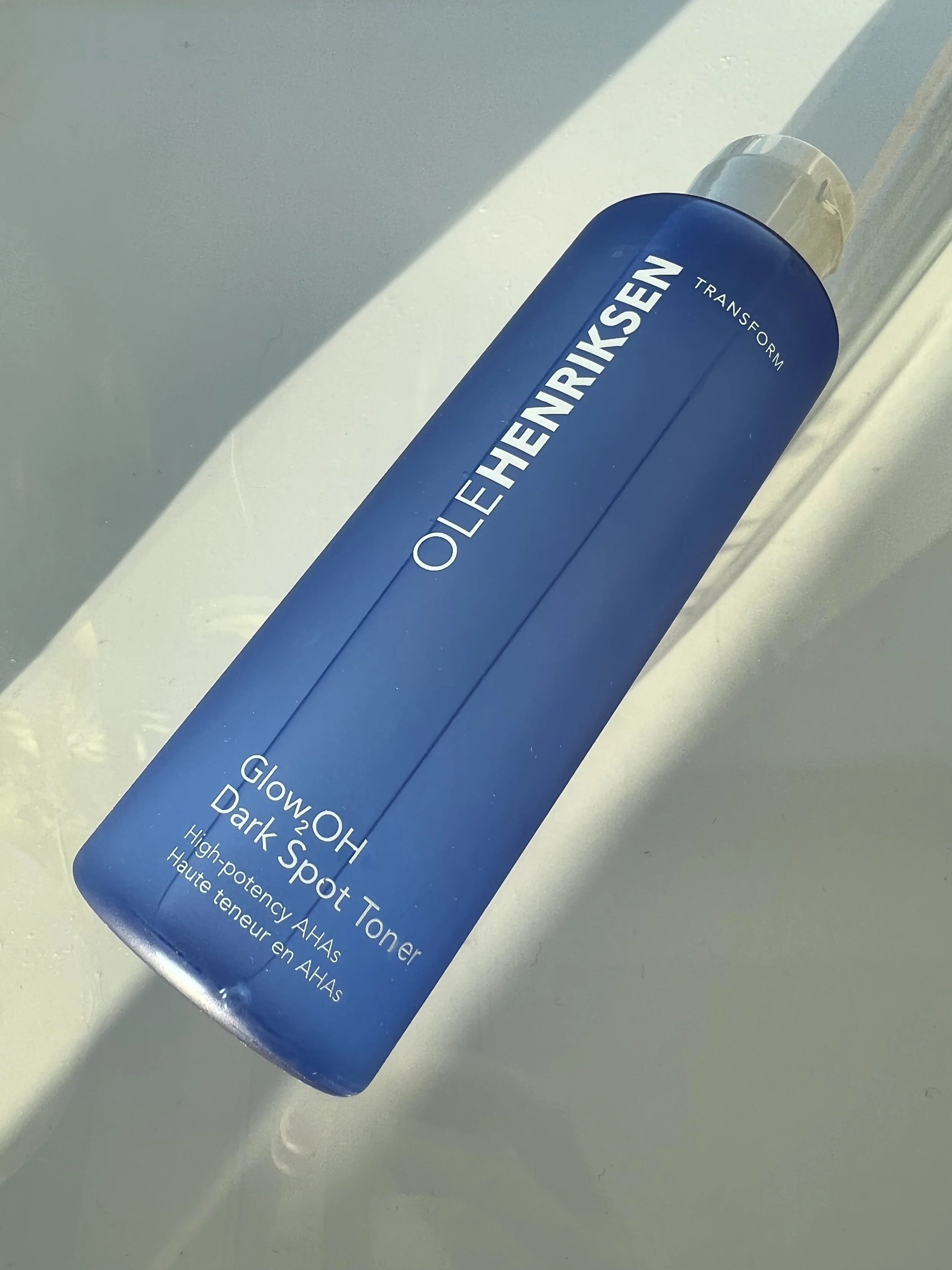 PRODUCT REVIEW: OLE HENRIKSEN GLOW2OH DARK SPOT TONER – BEST AHA TONER WITH GLYCOLIC ACID, BEST EXFOLIATING TONER