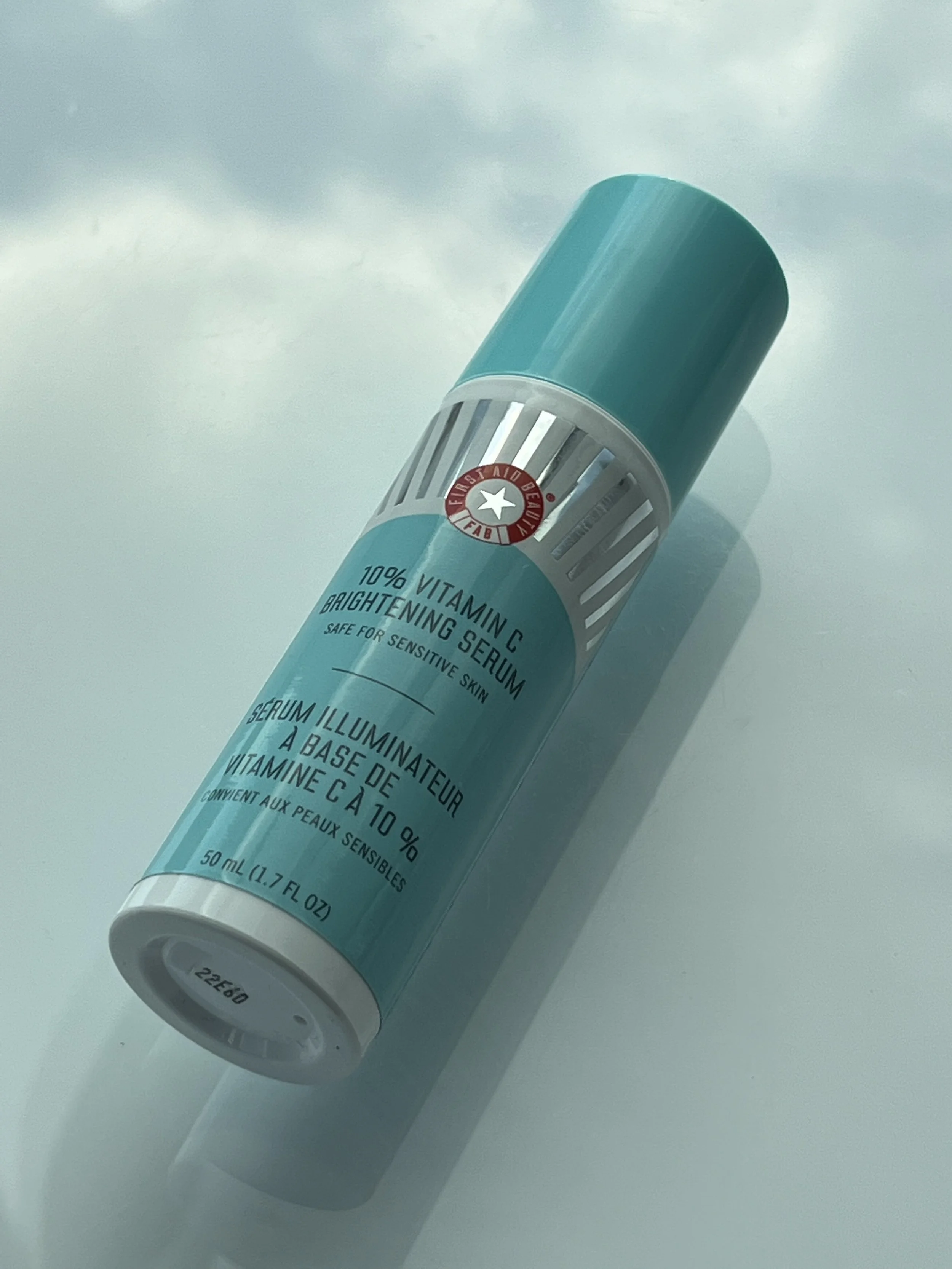 PRODUCT REVIEW: FIRST AID BEAUTY 10% VITAMIN C BRIGHTENING SERUM - BEST VITAMIN C SERUM FOR SENSITIVE SKIN, BEST BRIGHTENING SERUM WITH VITAMIN C