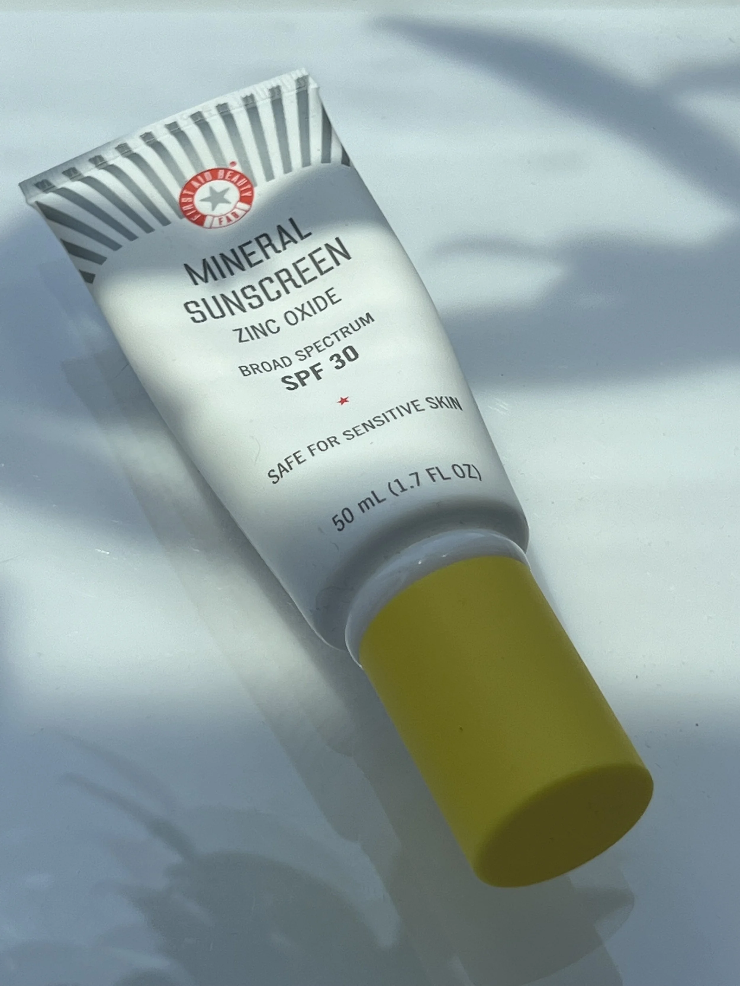 PRODUCT REVIEW: FIRST AID BEAUTY MINERAL SUNSCREEN - BEST LIGHTWEIGHT SUNSCREENS, BEST MINERAL SUNSCREEN WITH NO WHITE CAST