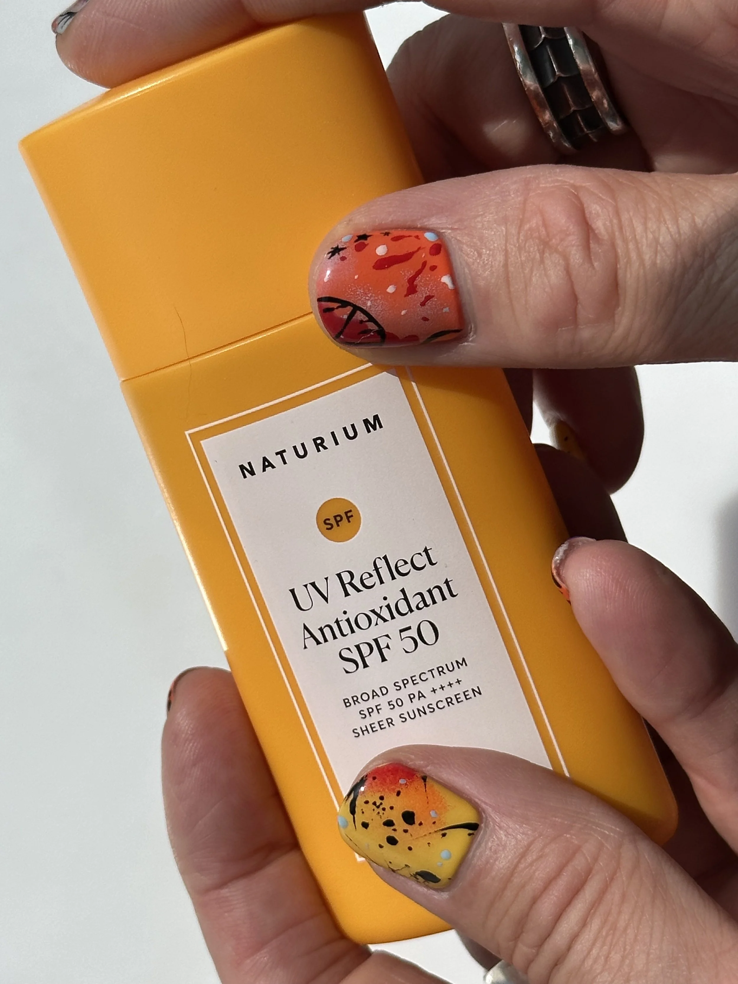 PRODUCT REVIEW: NATURIUM UV REFLECT ANTIOXIDANT SPF 50 SUNSCREEN - Is SPF 30 or 50 better for daily use? Is SPF 50 really necessary? Does SPF 50 mean reapply every 50 minutes?