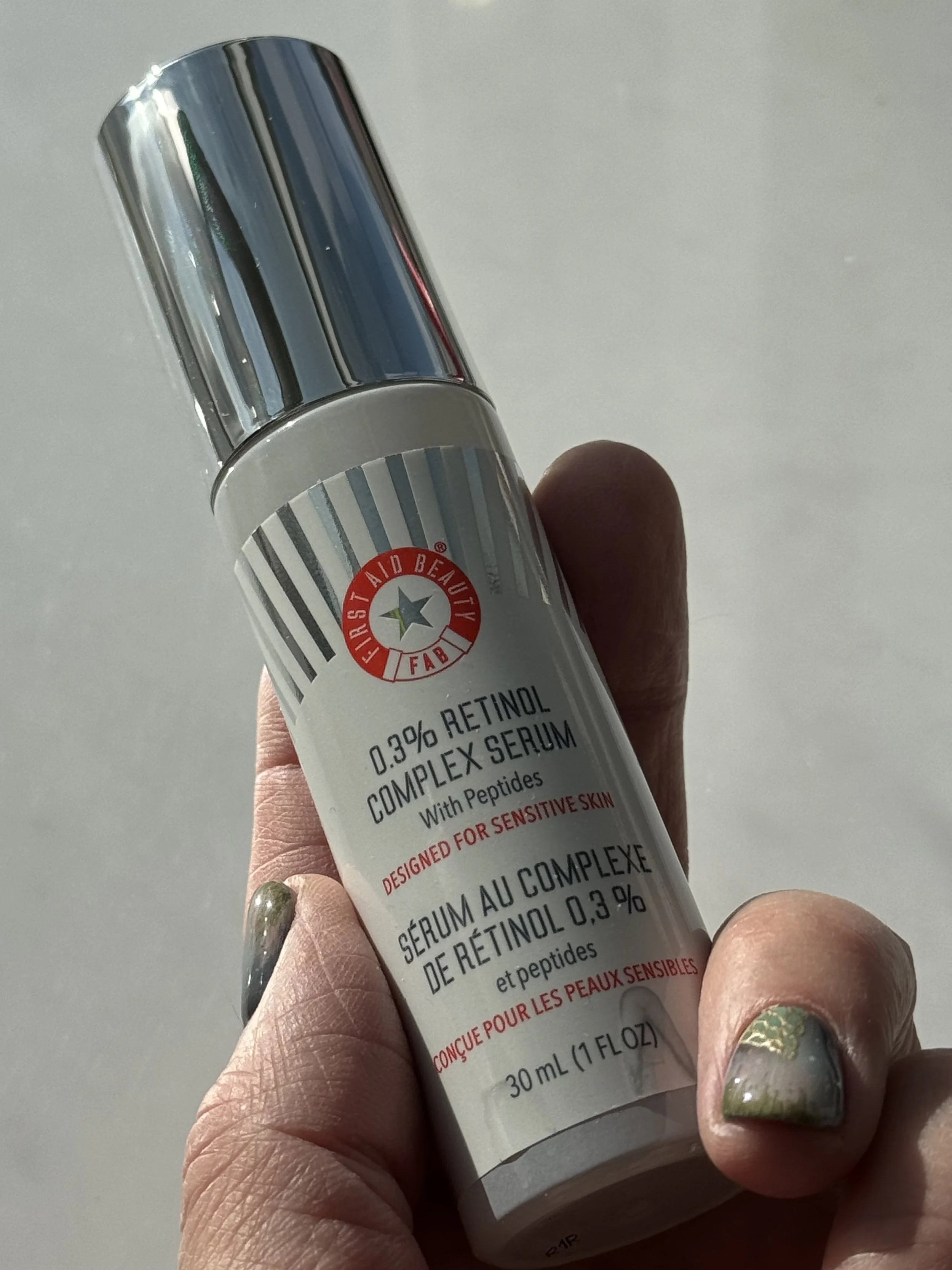 PRODUCT REVIEW: FIRST AID BEAUTY 0.3% RETINOL COMPLEX SERUM WITH PEPTIDES - Can retinol be used on sensitive skin? What percentage of retinol is best for sensitive skin?