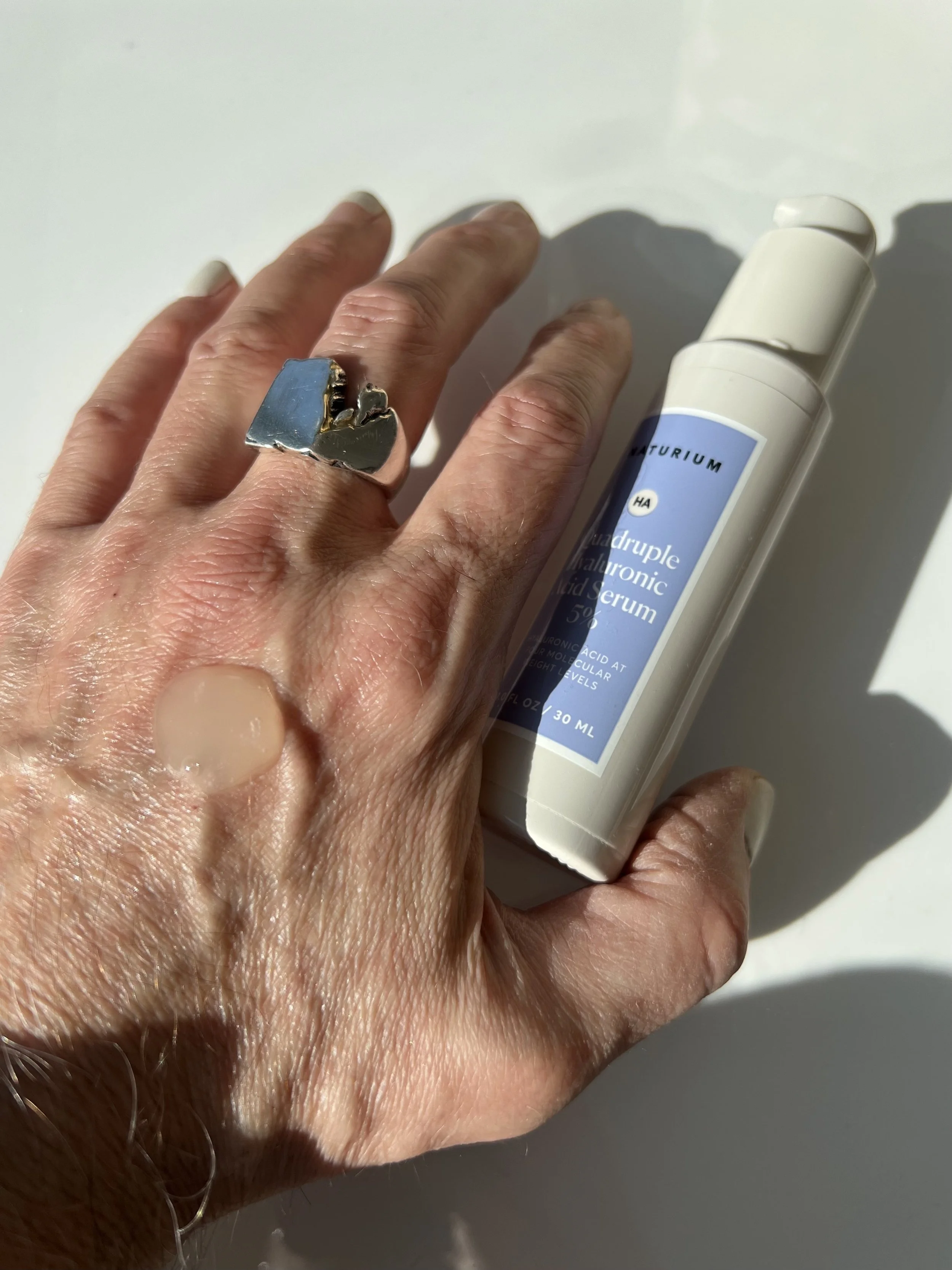 PRODUCT REVIEW NATURIUM QUADRUPLE HYALURONIC ACID SERUM 5 BEST SERUM TO FIX DEHYDRATED SKIN