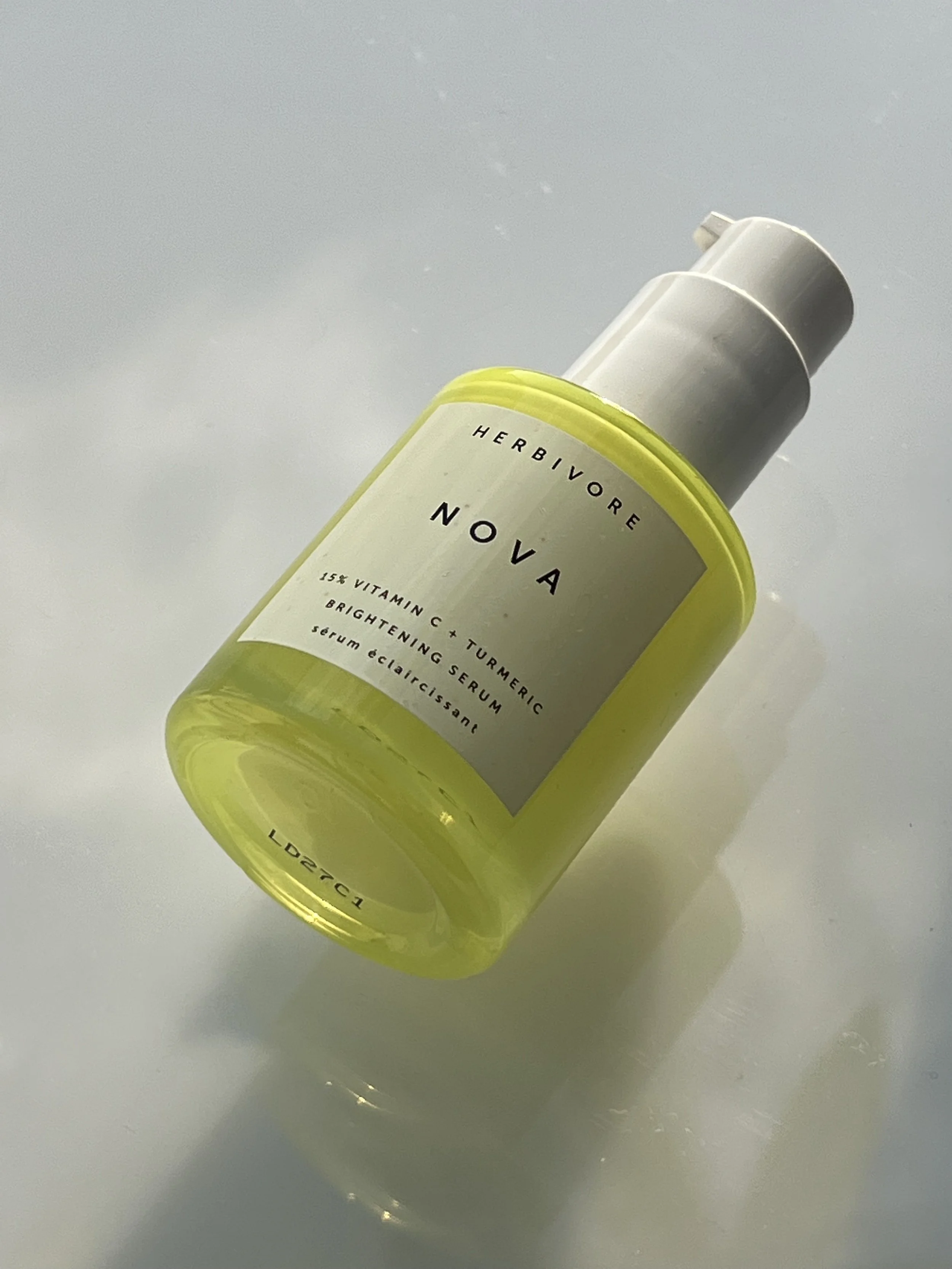 PRODUCT REVIEW HERBIVORE NOVA 15 VITAMIN C + TURMERIC BRIGHTENING