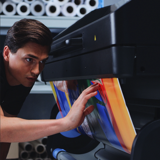 The New HP Latex 700W  Shows plot.tec Of Dortmund That White Printing Makes All The Difference