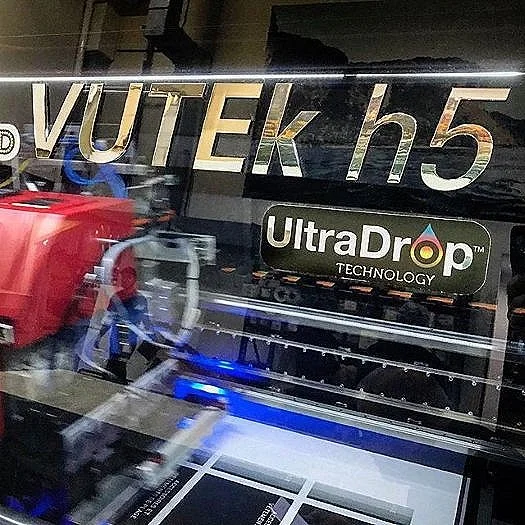 KGK Genix’s New EFI VUTek H5 From CMYUK Delivers High-Quality Multi-Layer Graphics Printing At Speed