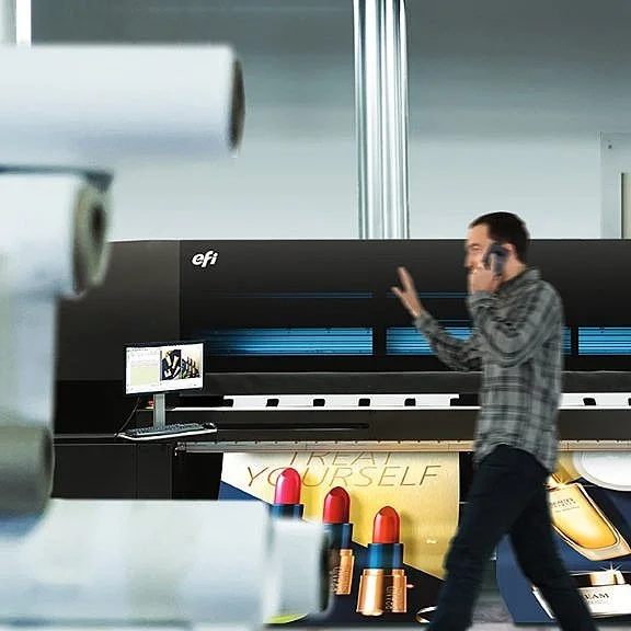 Sapphire Curtains &amp; Graphics Invests In An EFI Vutek Q3r Printer From CMYUK