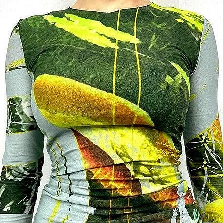 ARTSTHREAD Highlight Charis Herrick From The London College Of Fashion As She Uses Music To Stimulate Her Creative Design Work