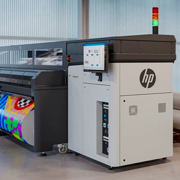 The HP Latex 2700W From Papergraphics Opens Doors To New Customers For DecTek Of South Wales