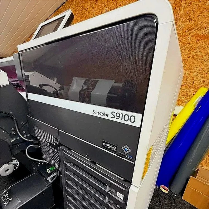 digitalprint.ie Delivers and Installs Two Epson SureColor S9100s at iGraphic in Newtownards