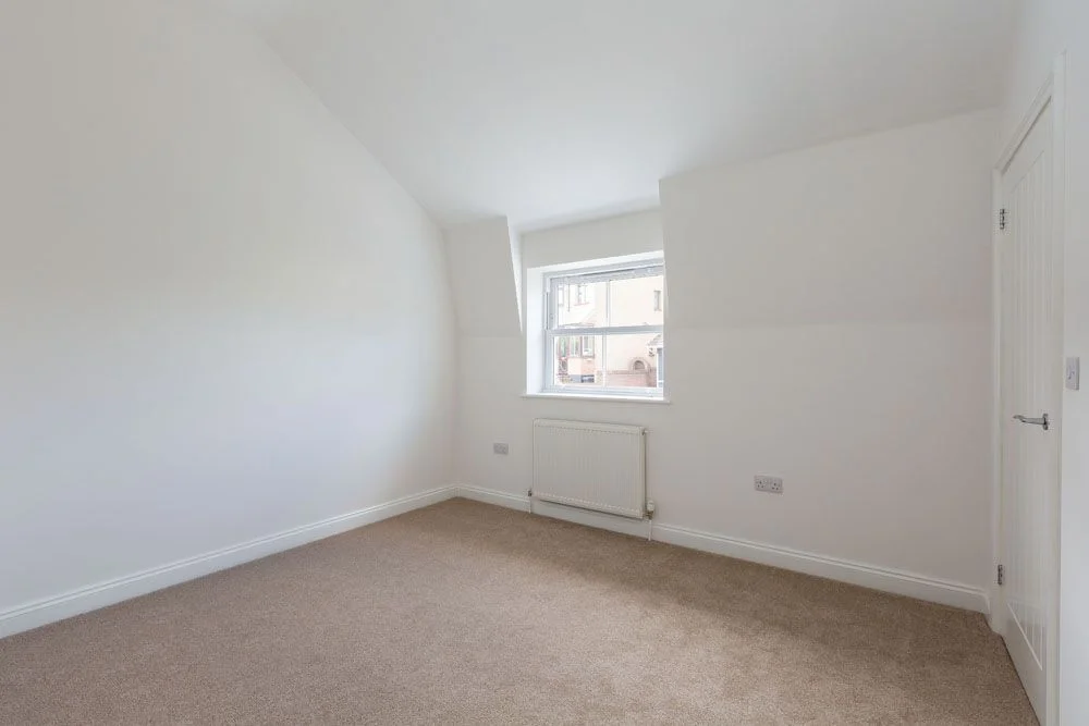 London Hill Before Bedroom 1.jpg