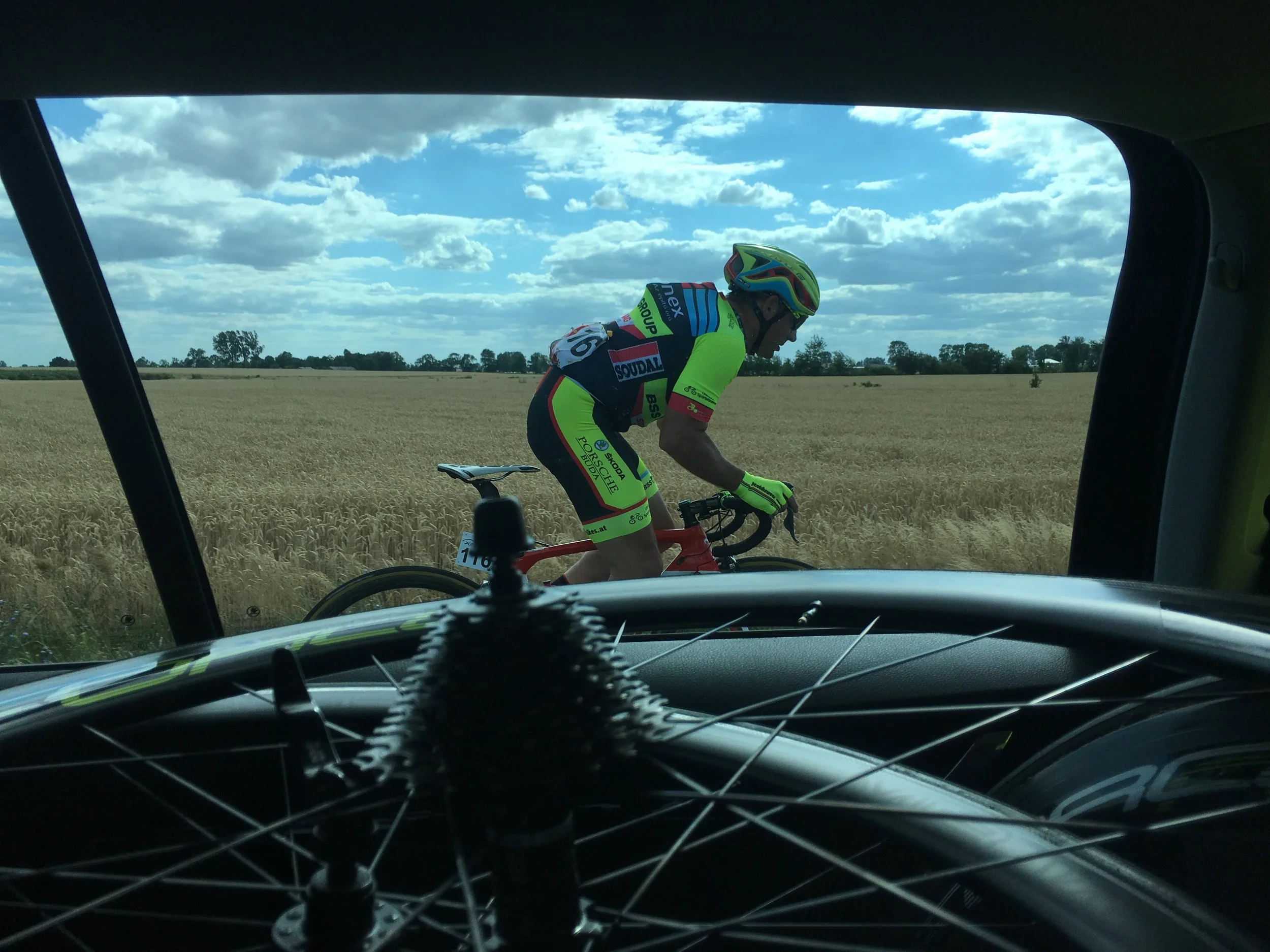  30th International Solidarity Race and the Olympians - 1st day - frissítés csapatautóból 