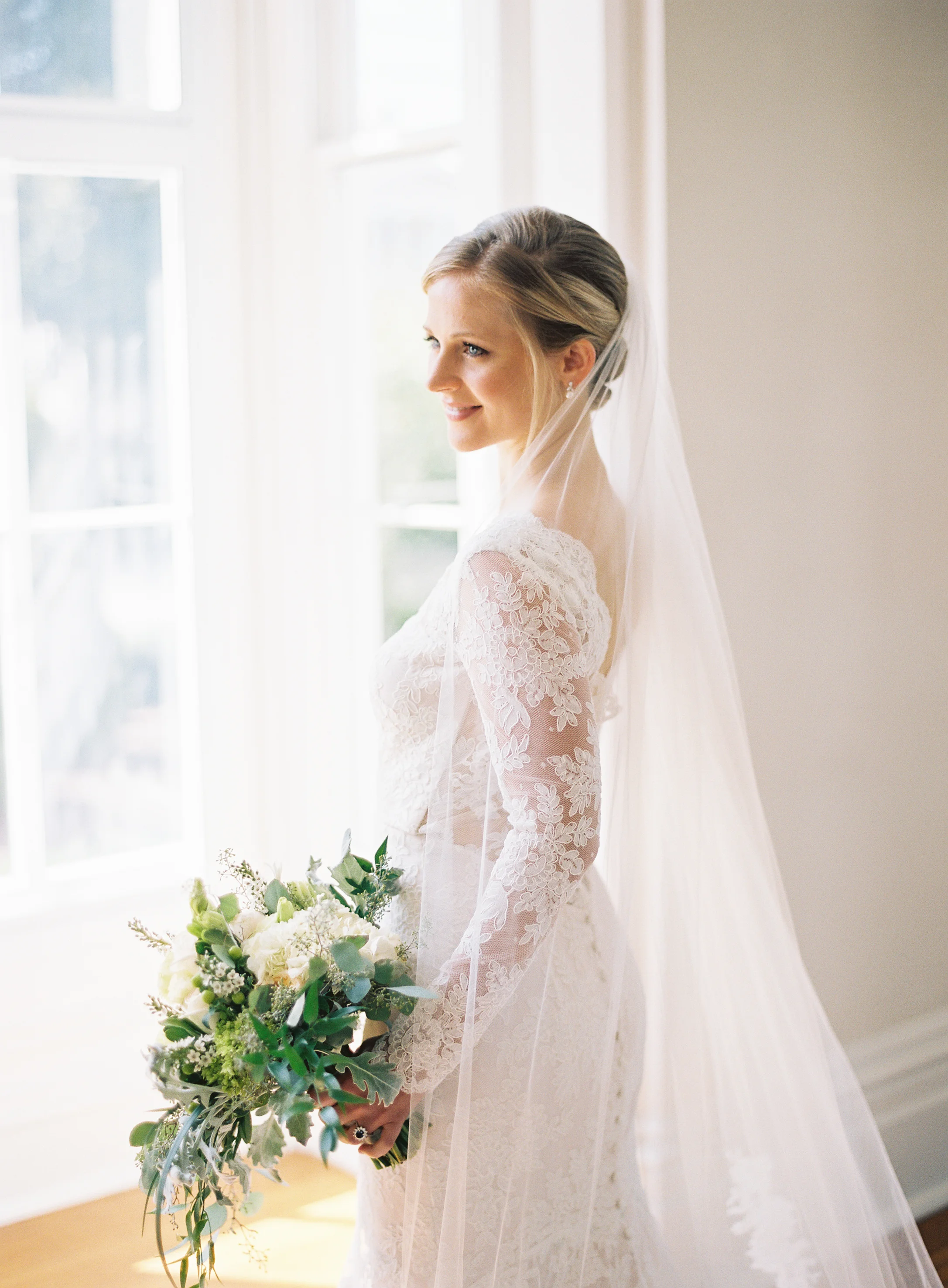 6d9a8-bridalportraitmerrimonwynnehousedowntownraleighnorthcarolinabridalportraitmerrimonwynnehousedowntownraleighnorthcarolina.jpg